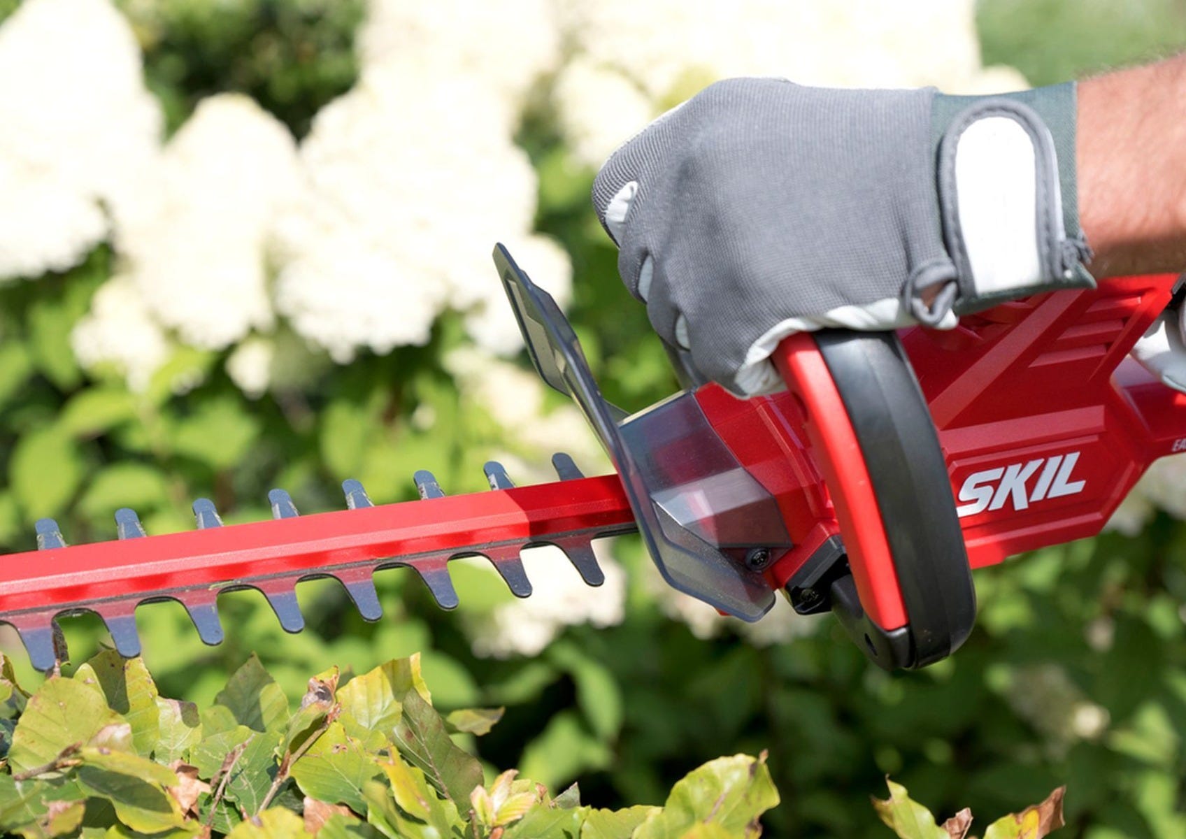 SKIL HT4222B-10 PWRCORE 20 22" Hedge Trimmer with Battery and Charger