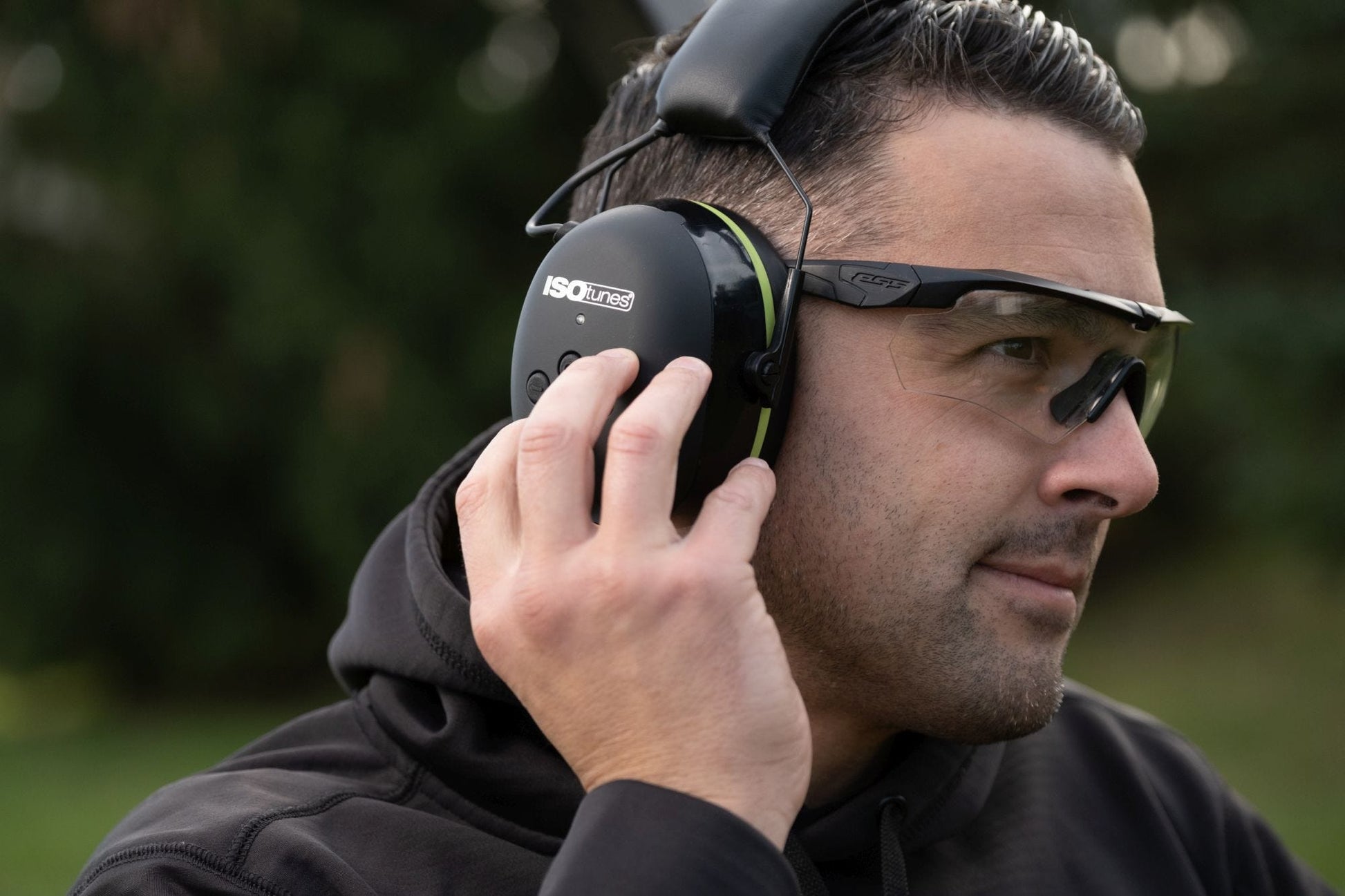 ISOtunes IT-46 AIR DEFENDER Bluetooth Earmuff - Black/Safety Green