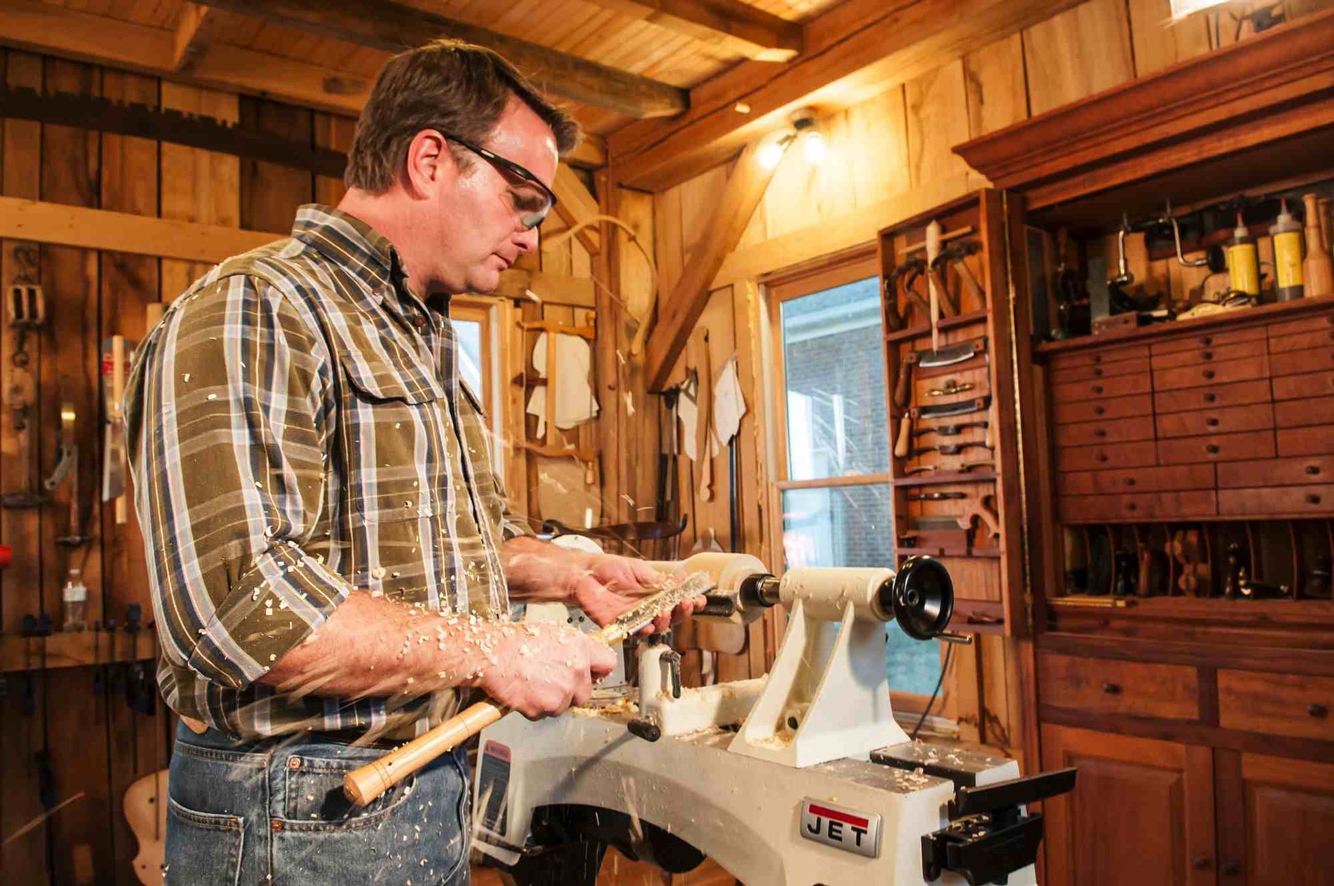 Jet 719200 JWL-1221VS 12'' x 21'' Variable Speed Wood Lathe