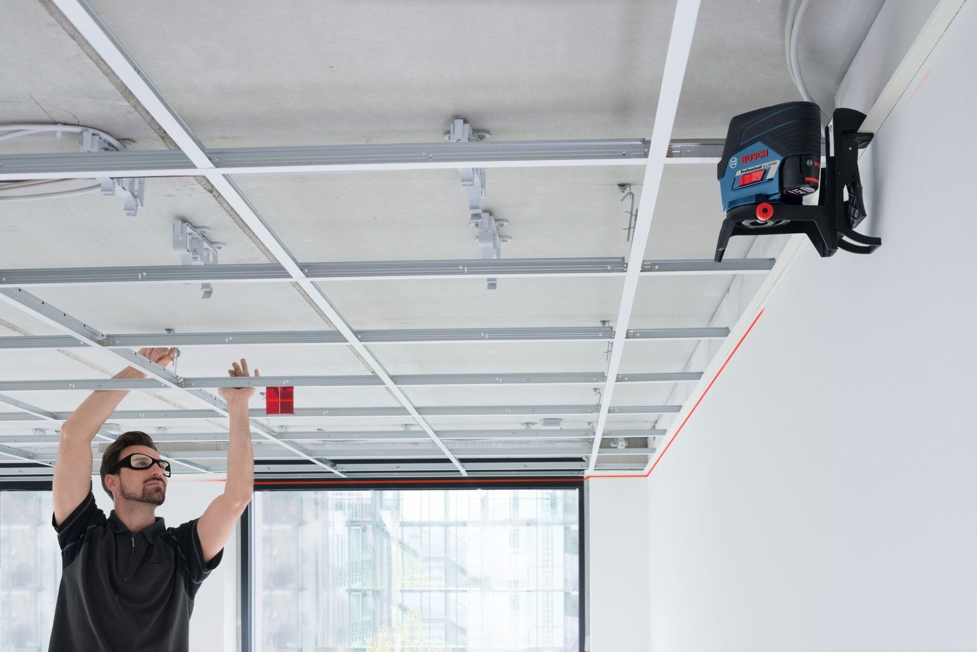 Bosch GCL100-80C 12V Max Connected Cross-Line Laser with Plumb Points