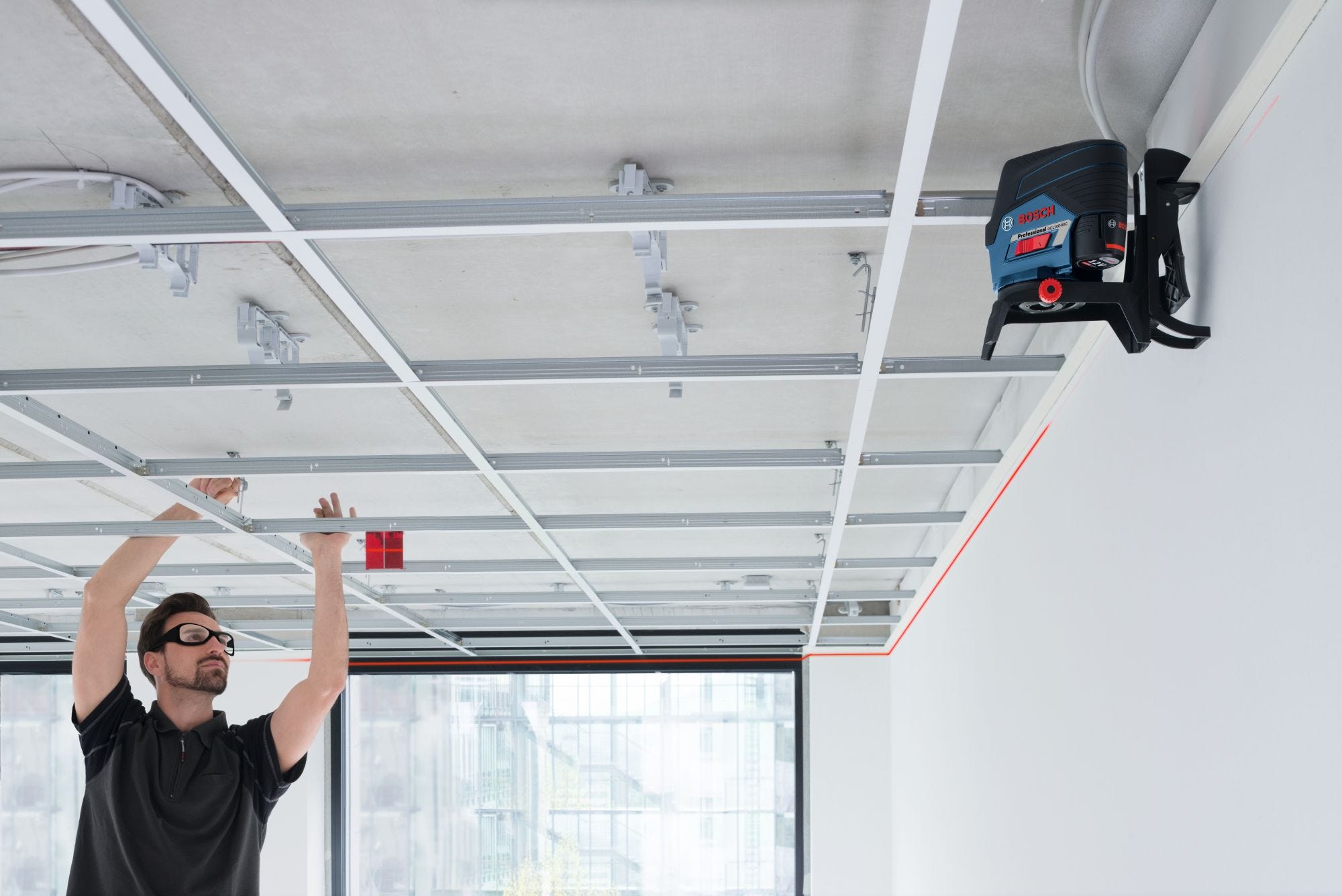 Bosch GCL100-80C 12V Max Connected Cross-Line Laser with Plumb Points