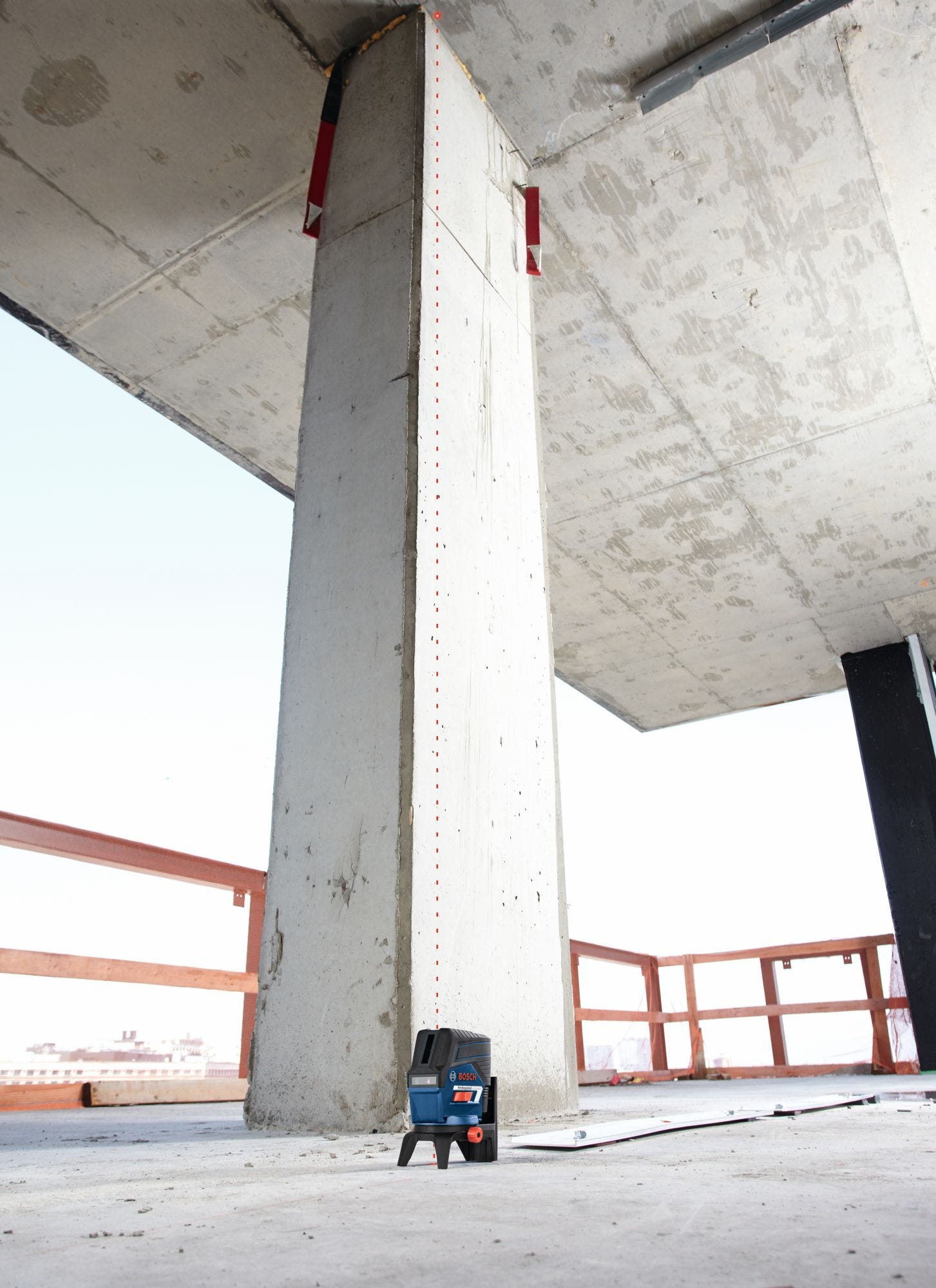 Bosch GCL100-80C 12V Max Connected Cross-Line Laser with Plumb Points
