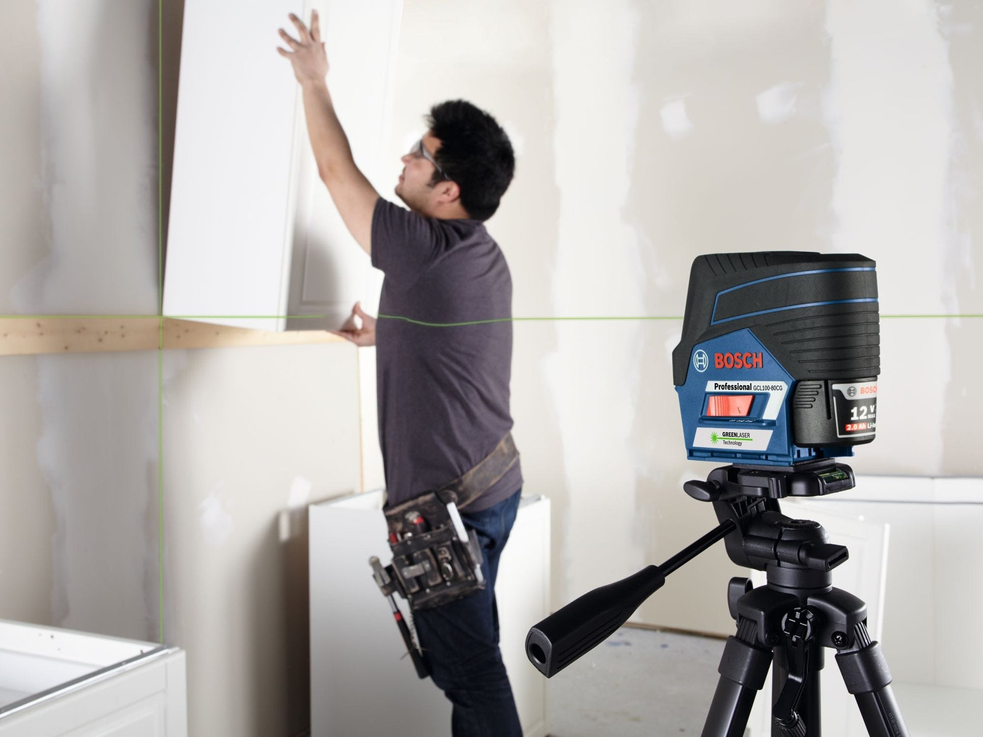 Bosch GCL100-80CG 12V Max Connected Green-Beam Cross-Line Laser with Plumb Points
