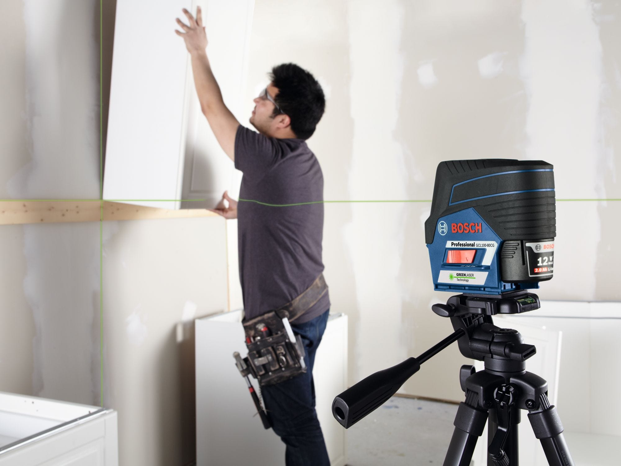Bosch GCL100-80CG 12V Max Connected Green-Beam Cross-Line Laser with Plumb Points