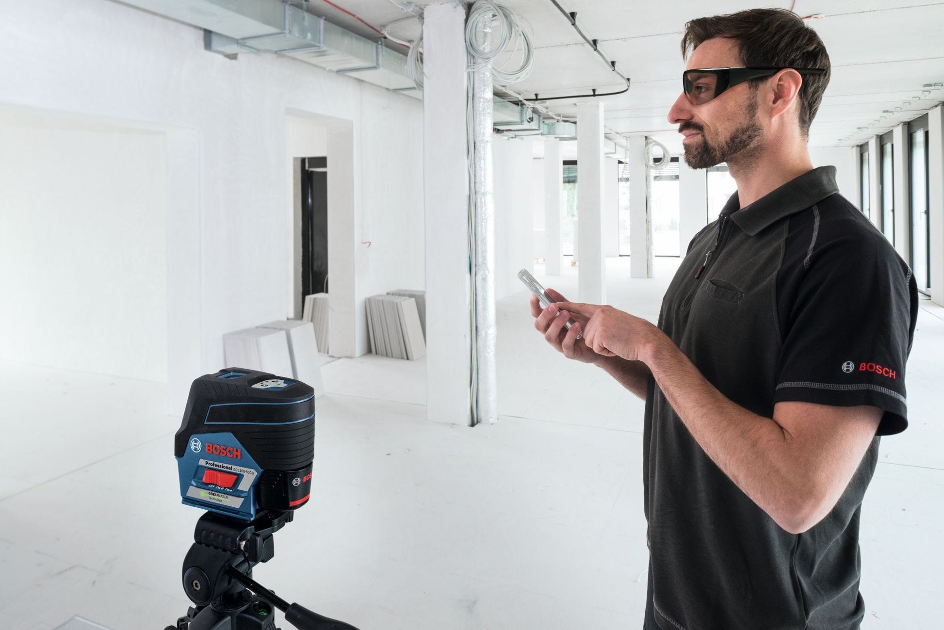 Bosch GCL100-80CG 12V Max Connected Green-Beam Cross-Line Laser with Plumb Points