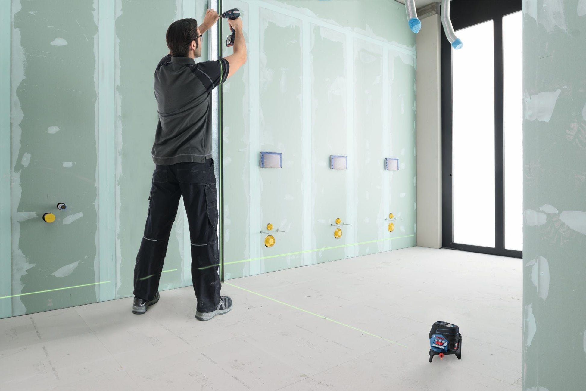 Bosch GCL100-80CG 12V Max Connected Green-Beam Cross-Line Laser with Plumb Points