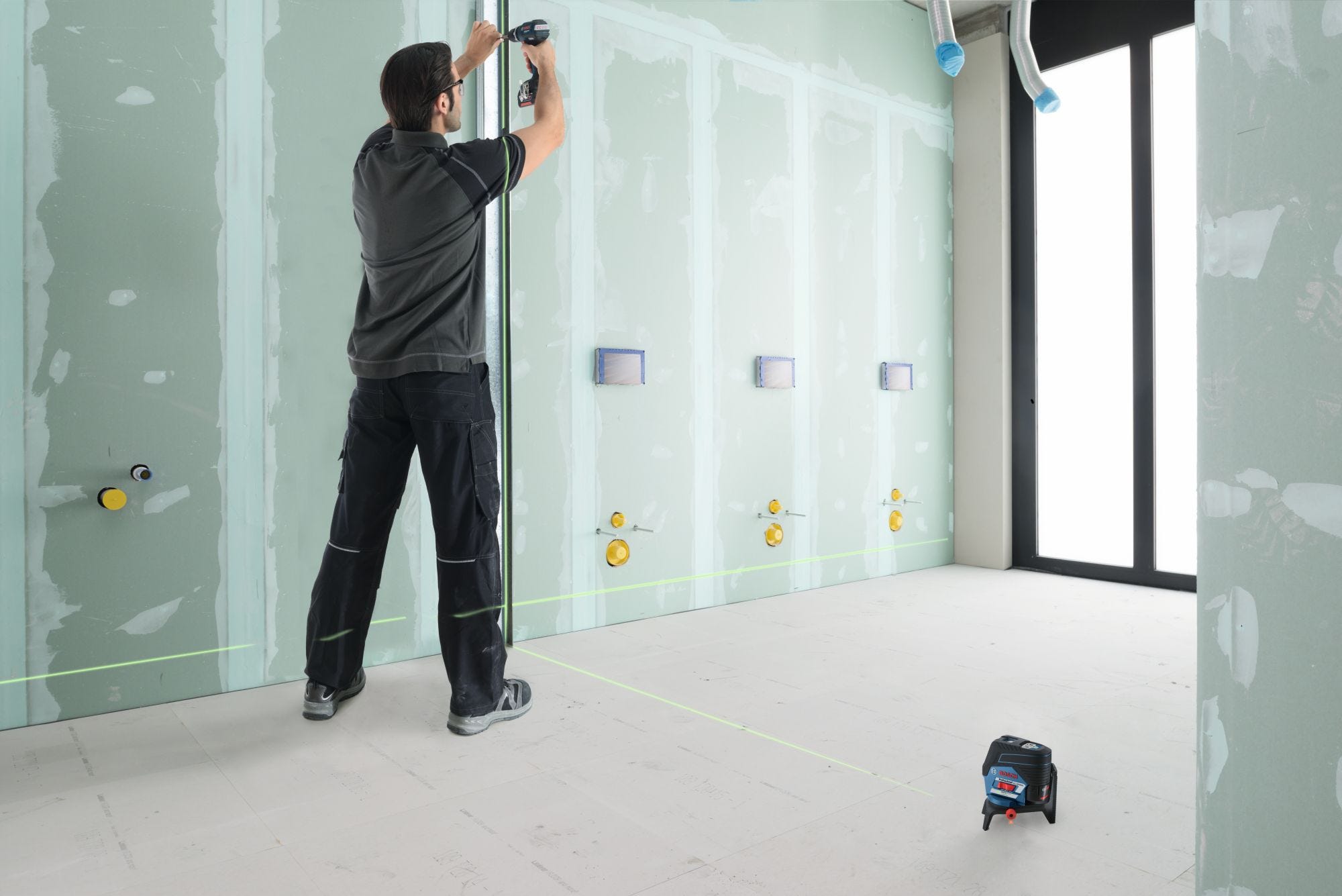Bosch GCL100-80CG 12V Max Connected Green-Beam Cross-Line Laser with Plumb Points