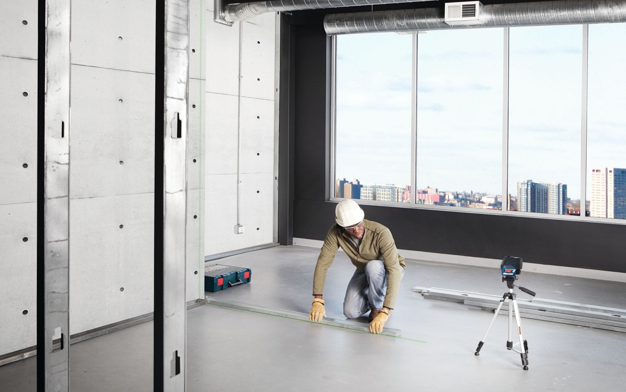 Bosch GCL100-80CG 12V Max Connected Green-Beam Cross-Line Laser with Plumb Points