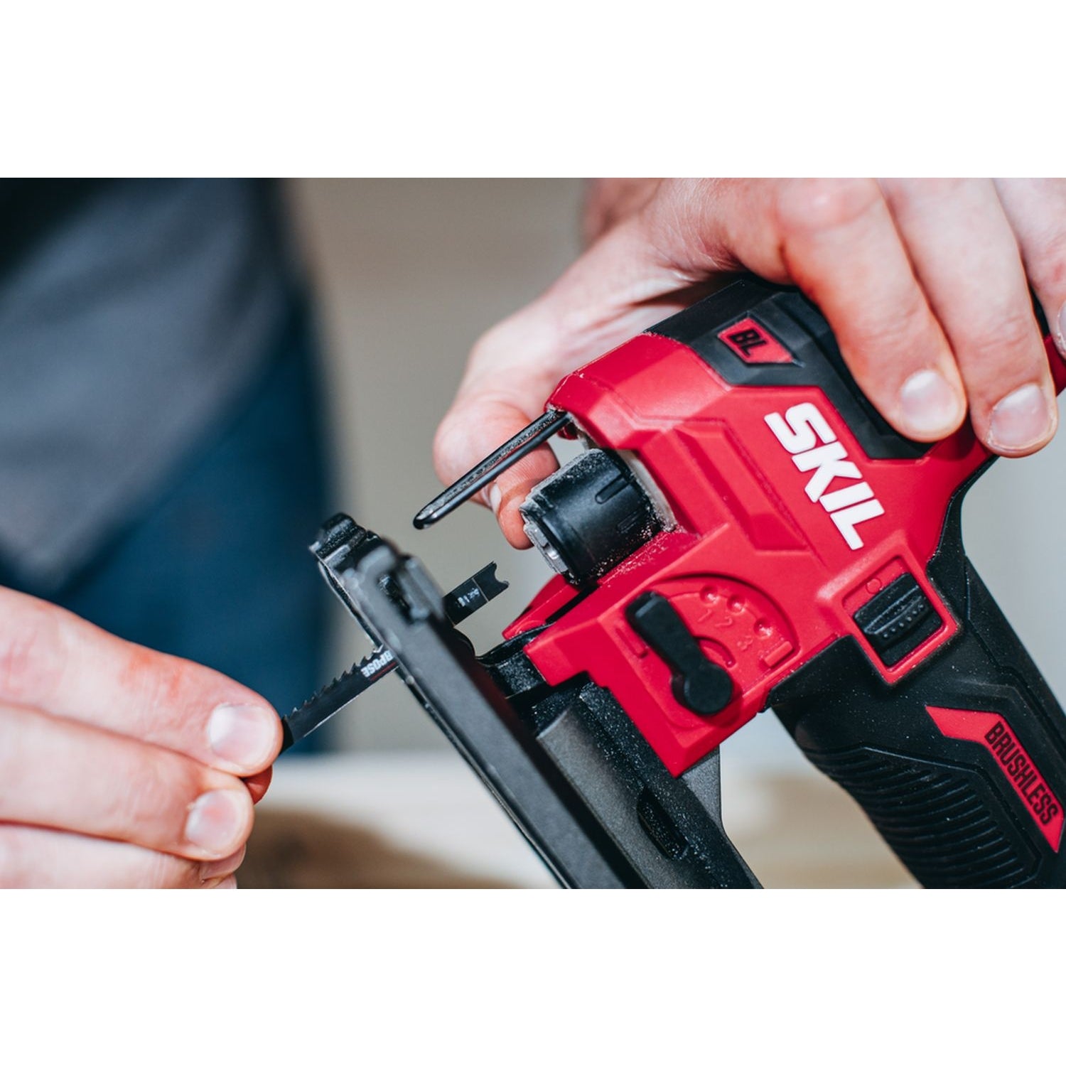 SKIL JS5833A-10 PWRCORE 12 Brushless 12V Compact Jigsaw Kit with Battery and PWR JUMP Charger