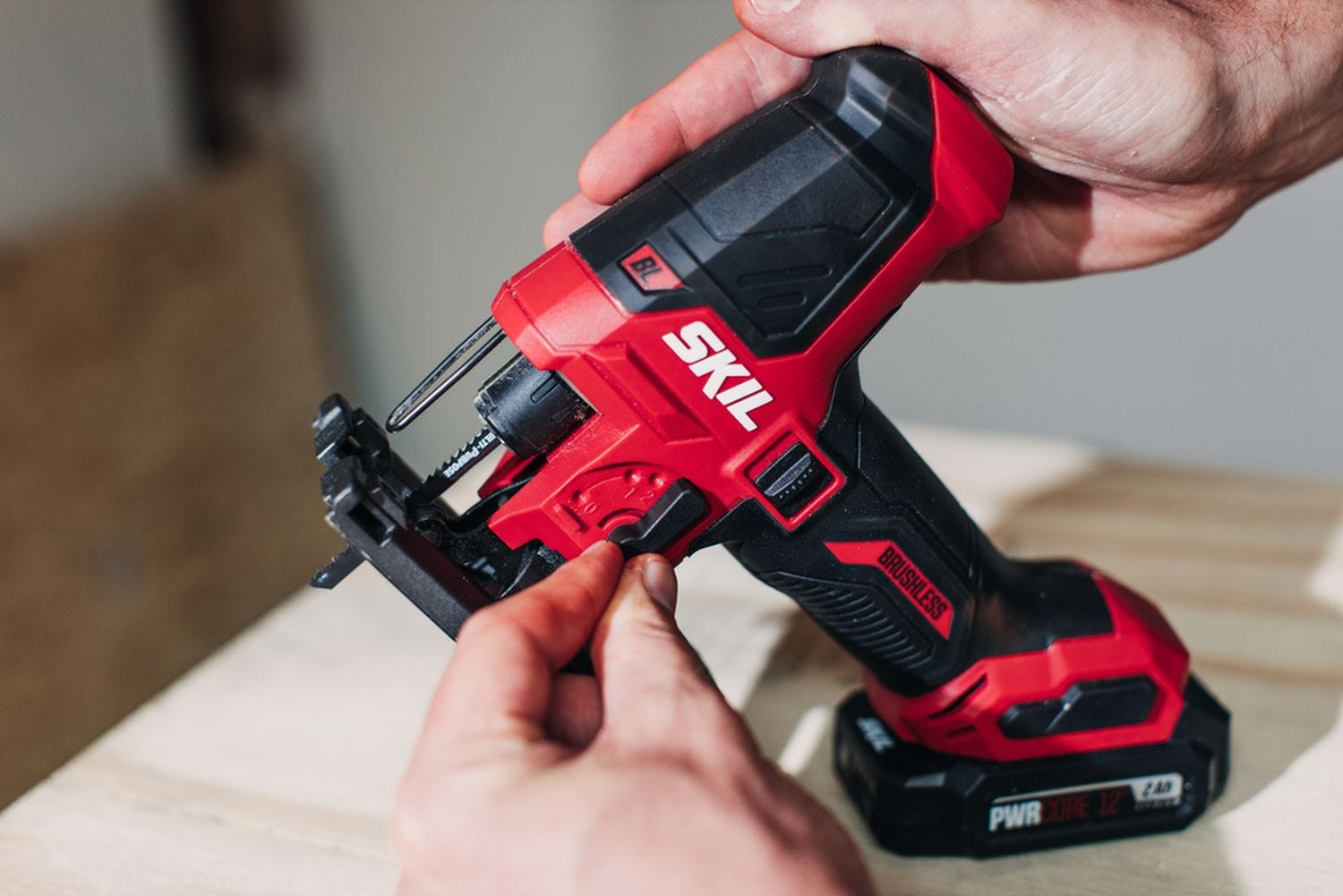 SKIL JS5833A-10 PWRCORE 12 Brushless 12V Compact Jigsaw Kit with Battery and PWR JUMP Charger