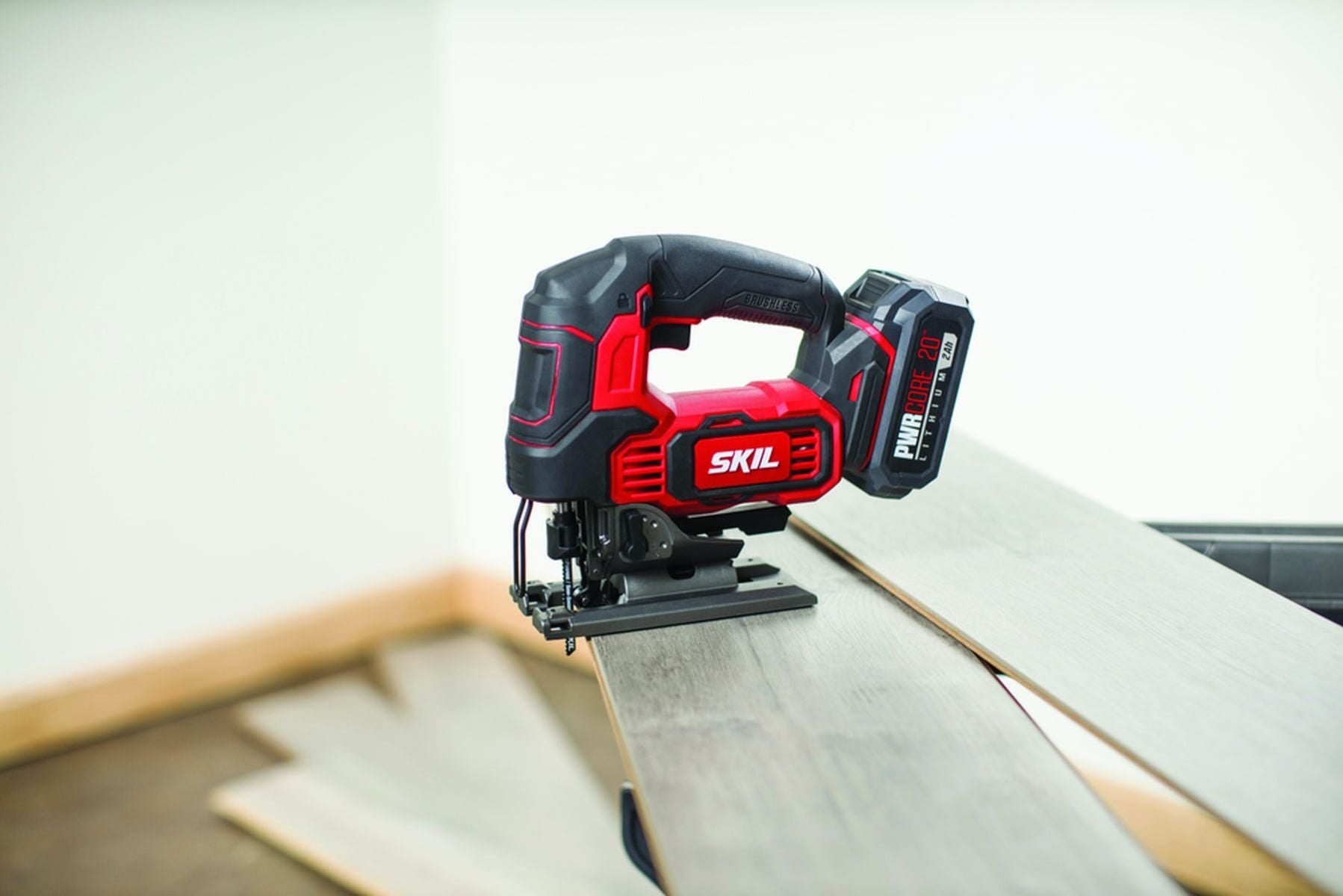 SKIL JS820202 PWRCore 20 Brushless 20V Jigsaw Kit with Battery and PWR JUMP Charger