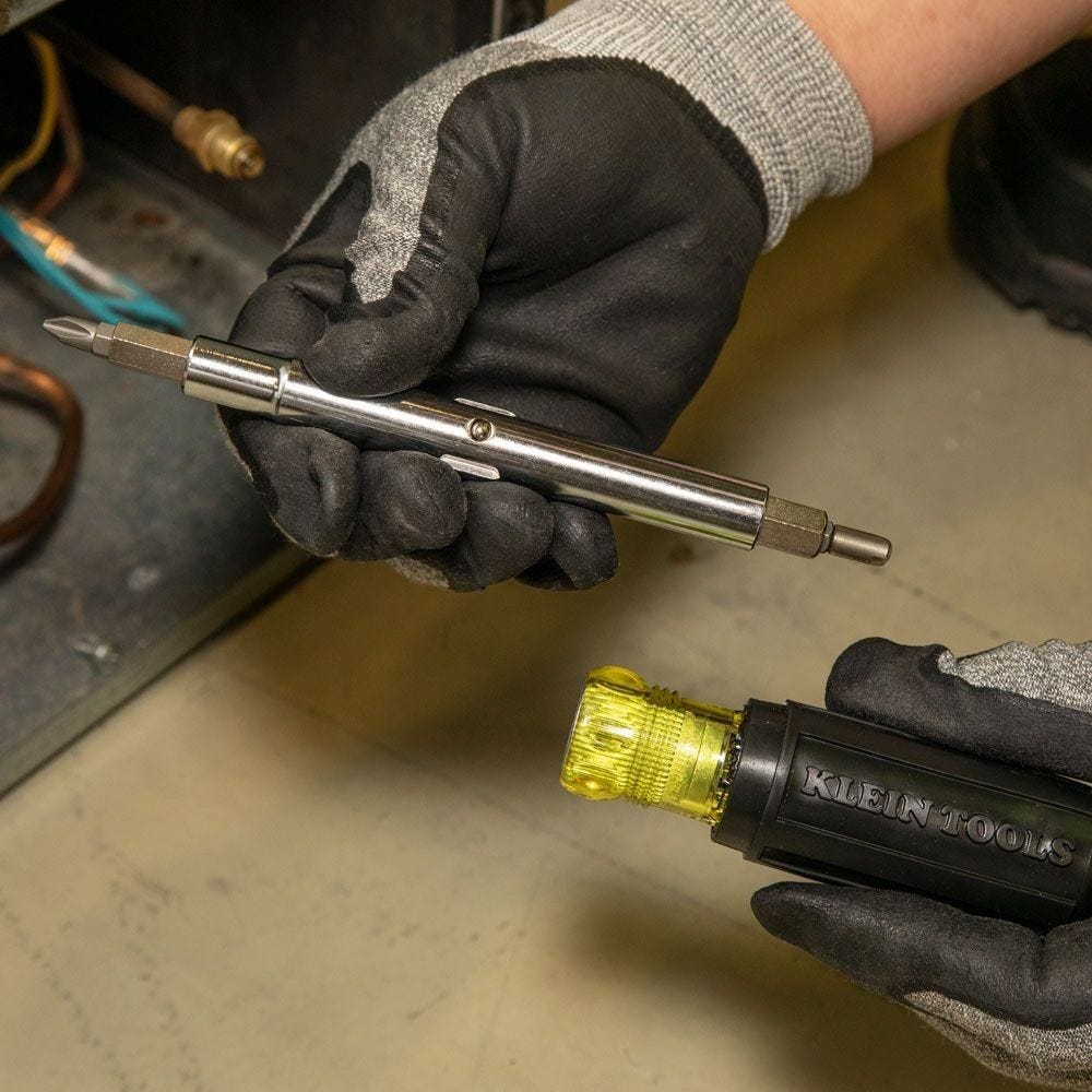 Klein 32527 Multi-Bit Screwdriver / Nut Driver, 11-in-1, Ph, Sl, Sq, Schrader Bits