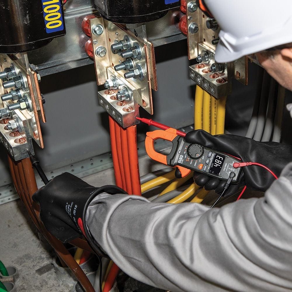 Klein CL390 AC/DC Digital Clamp Meter, Auto-Ranging 400 Amp