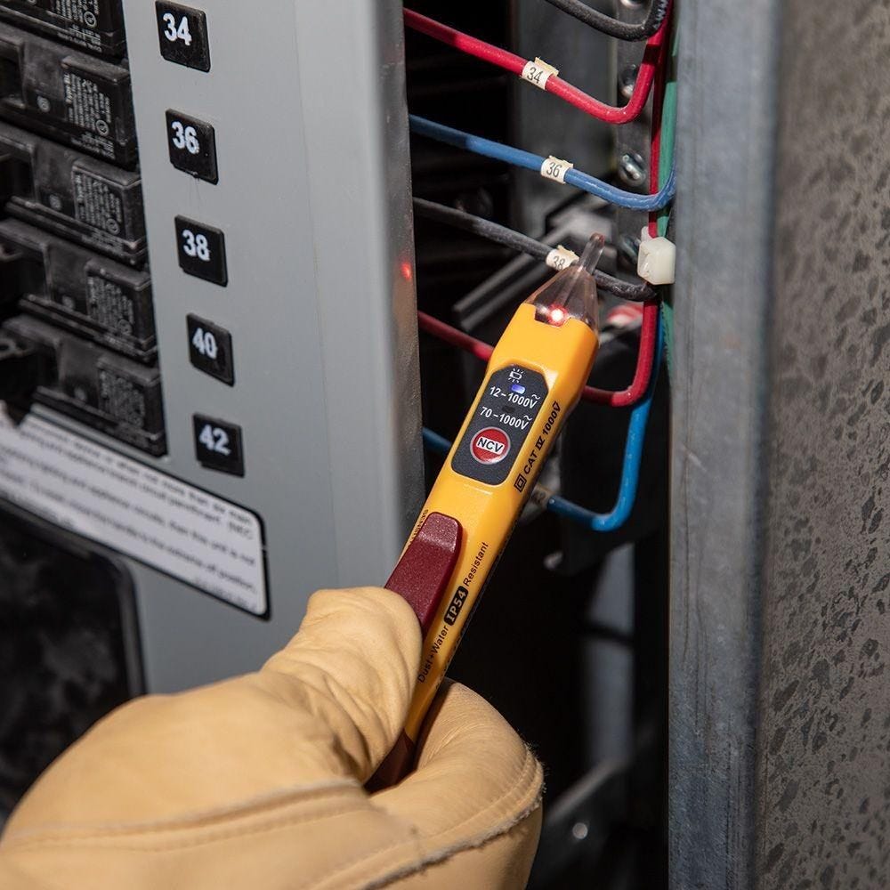Klein NCVT2PKIT Dual Range Non-Contact Voltage Tester with Receptacle Tester