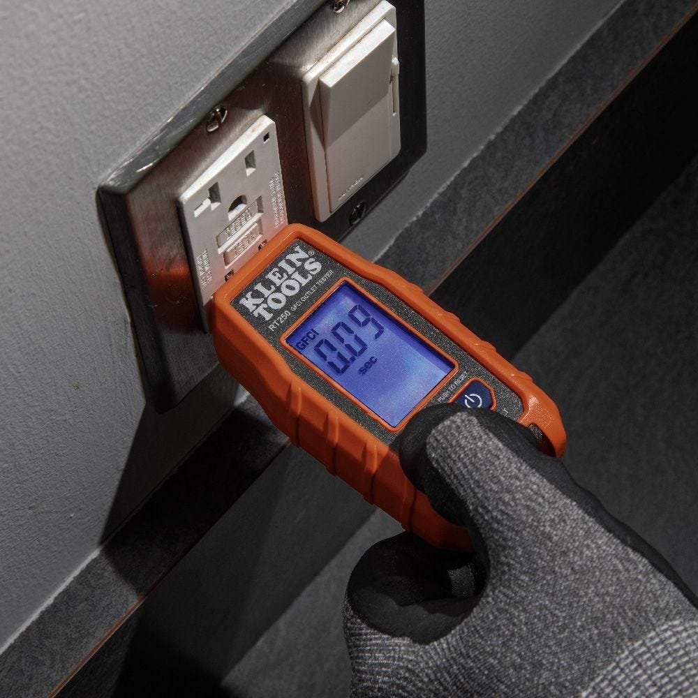 Klein RT250KIT Premium Non-Contact Voltage and GFCI Receptacle Electrical Test Kit