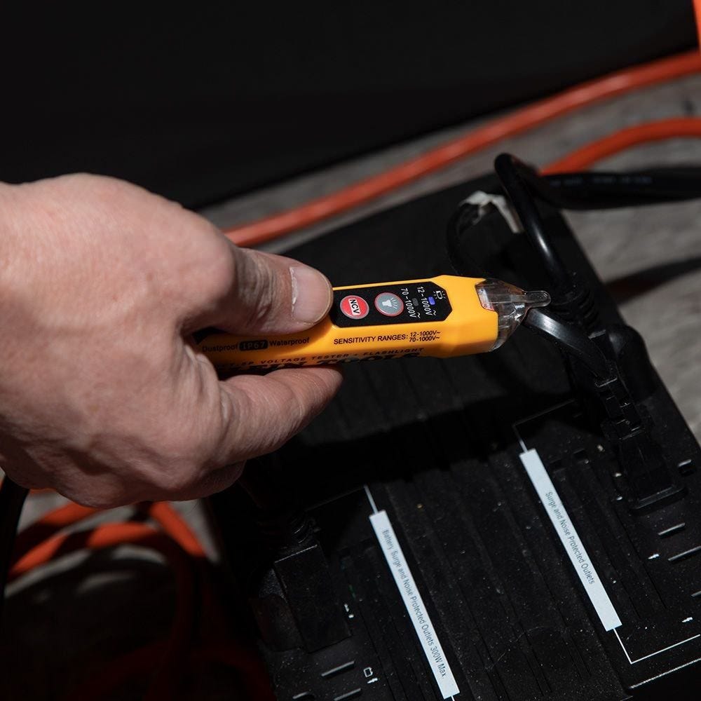 Klein RT250KIT Premium Non-Contact Voltage and GFCI Receptacle Electrical Test Kit