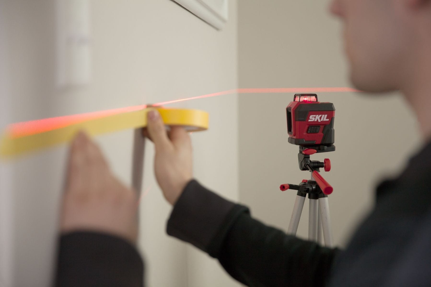 SKIL LL932201 Self-leveling 360 Degree Red Cross Line Laser