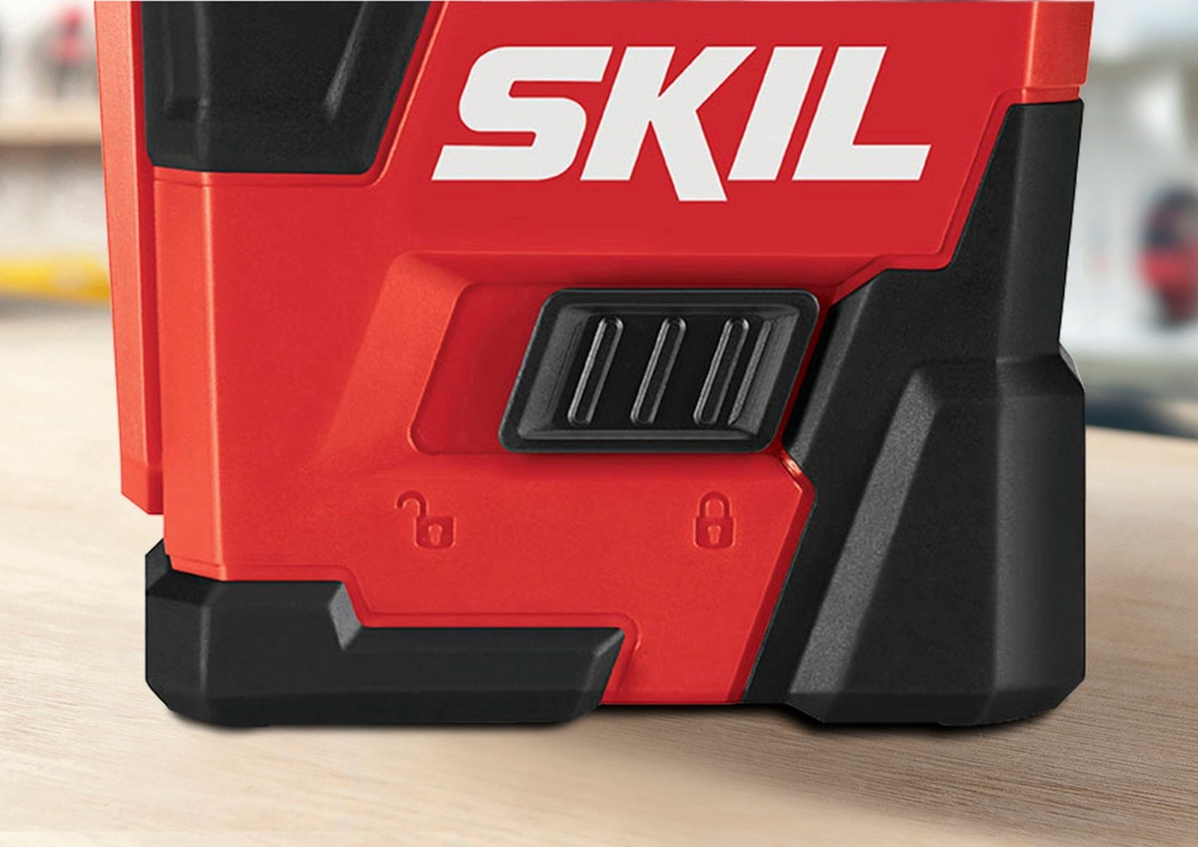 SKIL LL9322G-01 Self-Leveling 360 Degree Green Cross Line Laser with Tripod