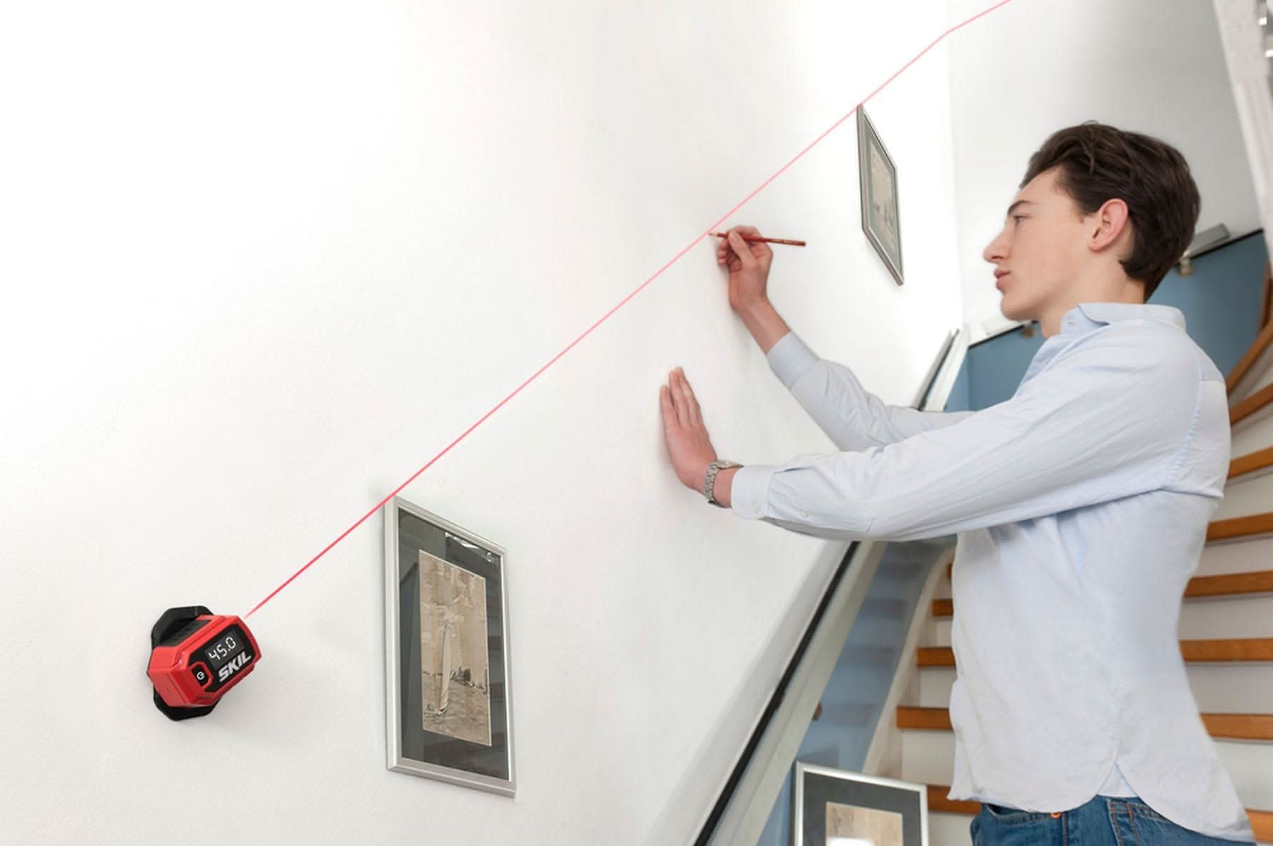 SKIL LL9325-00 Compact Digital Level with Line Laser