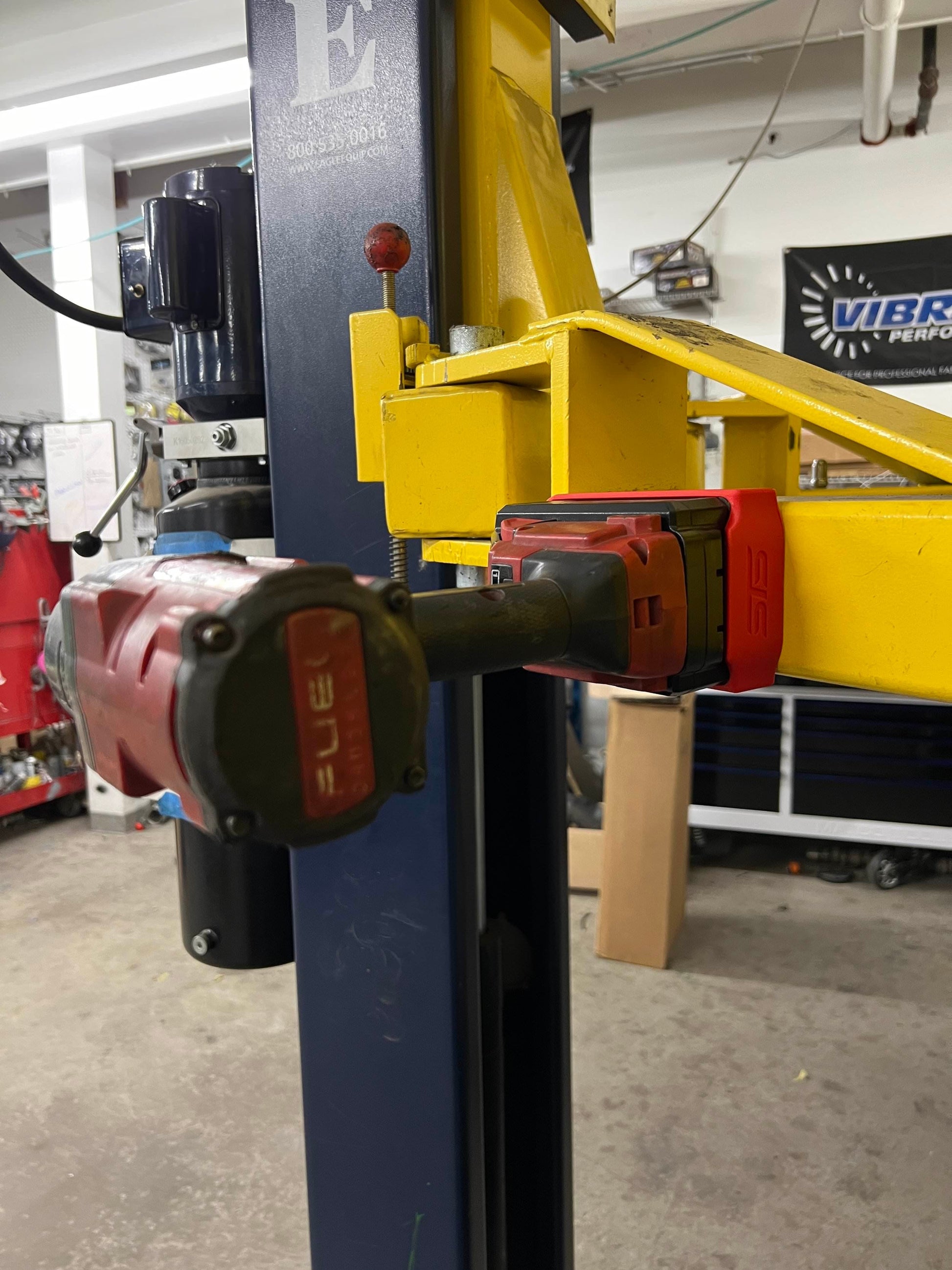STS Auto Design M18H6 Milwaukee M18 Hi-Output 6.0Ah/8.0Ah Magnetic Battery Cover