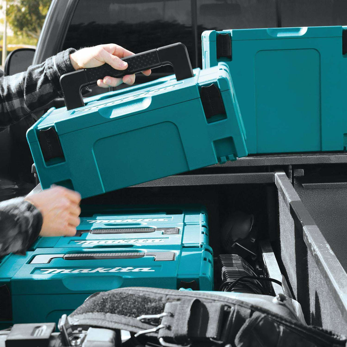 Makita Interlocking Case - Plastic - Extra-Large - Teal and Black - 12 1/2-in x 15 1/2-in x 11 5/8-in 197213-3 Makita Interlocking Case - Plastic - Extra-Large - Teal and Black - 12 1/2-in x 15 1/2-in x 11 5/8-in 197213-3