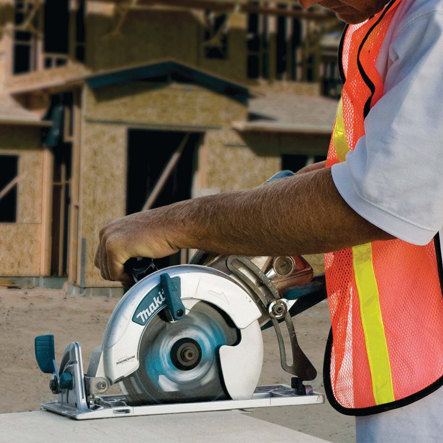 Makita 5377MG 7-1/4" Magnesium Hypoid Saw