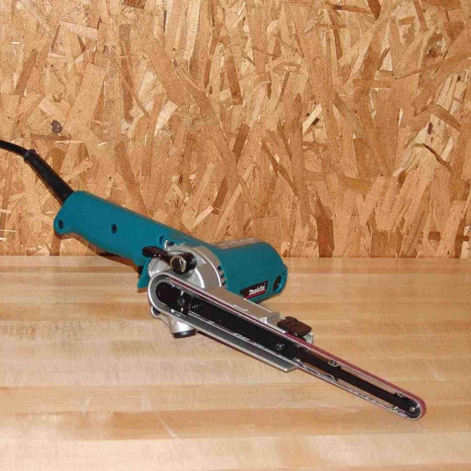Makita 9032 3/8" x 21" Belt Sander