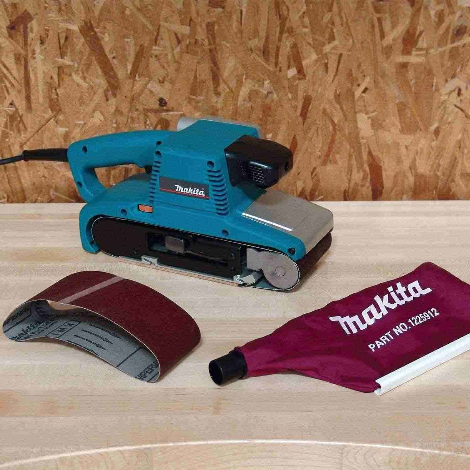 Makita 9404 4" x 24" Belt Sander, with Variable Speed