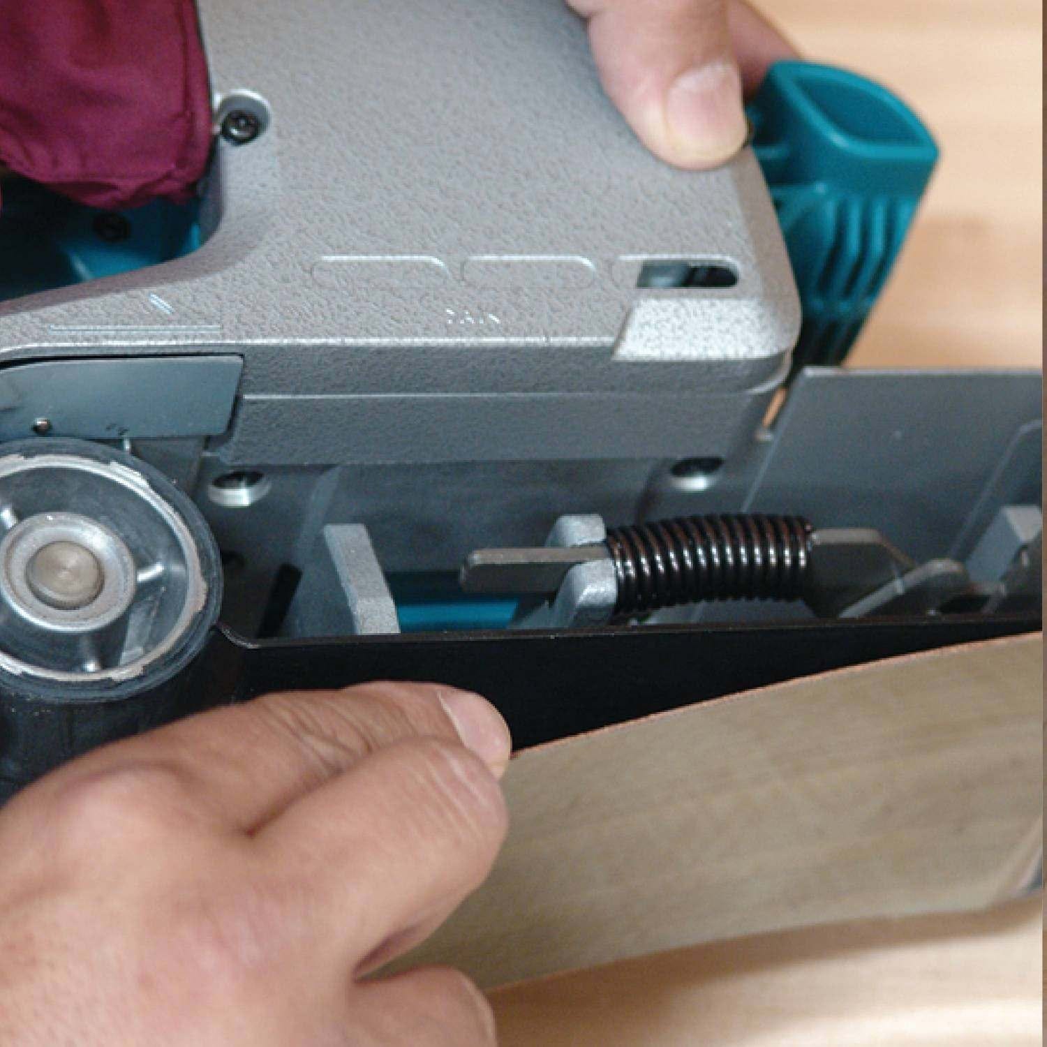 Makita 9924DB 3" x 24" Belt Sander