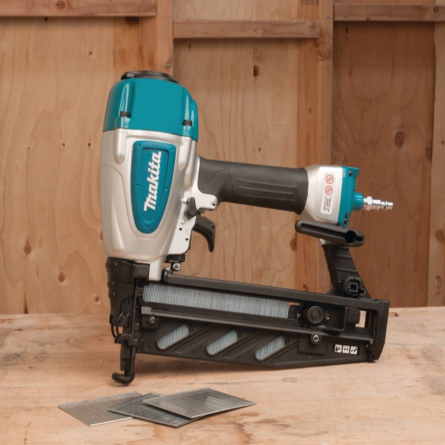 Makita AF601 16 Gauge, 2-1/2" Straight Finish Nailer
