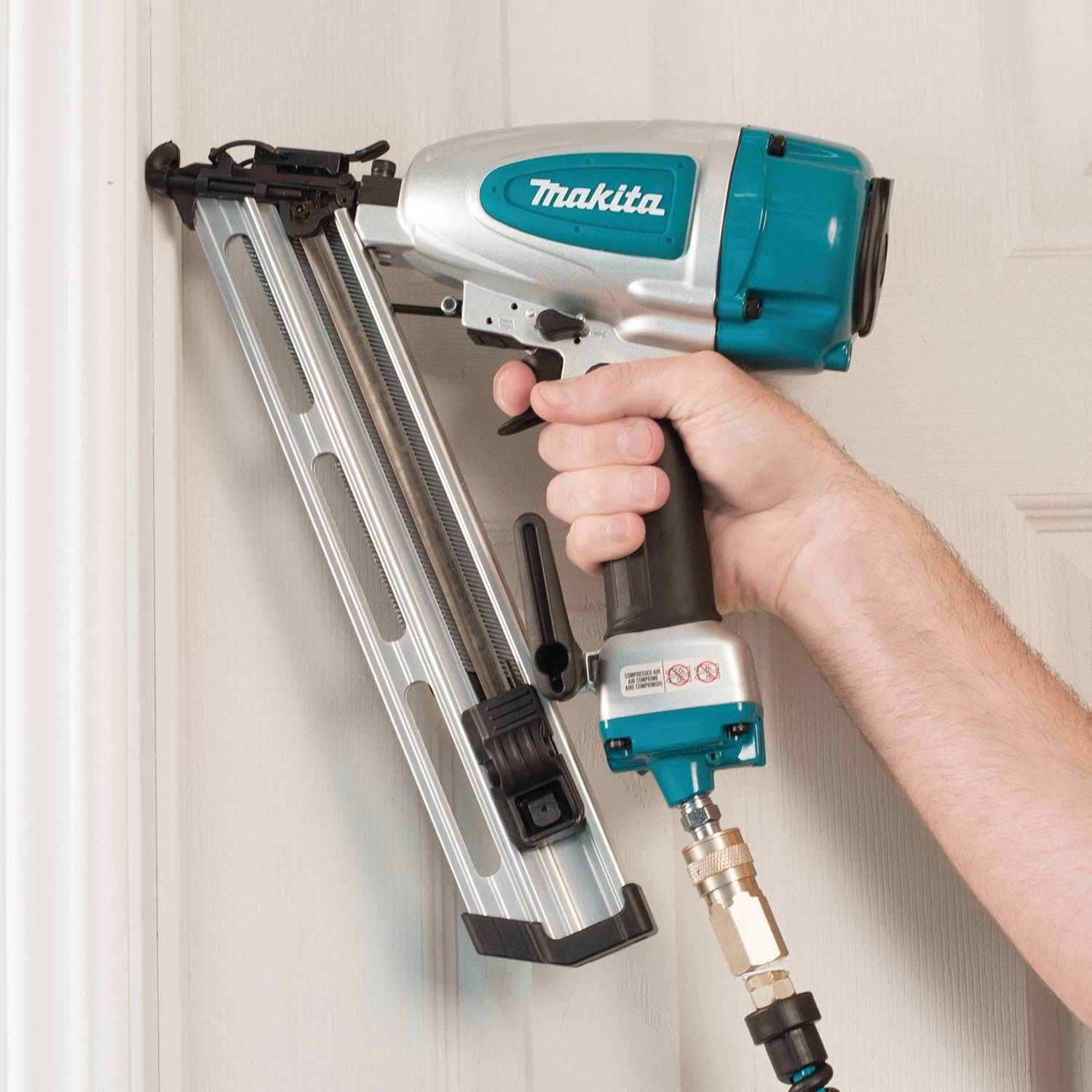 Makita AF635 15 Gauge, 2-1/2" Angled Finish Nailer, 34â°