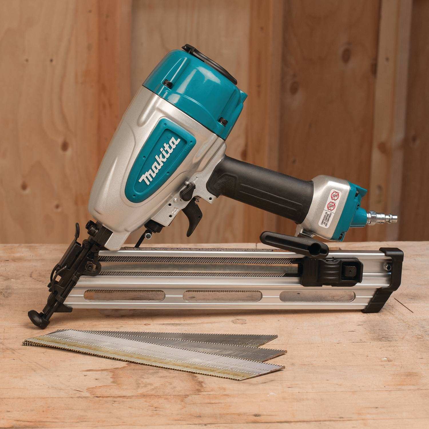 Makita AF635 15 Gauge, 2-1/2" Angled Finish Nailer, 34â°