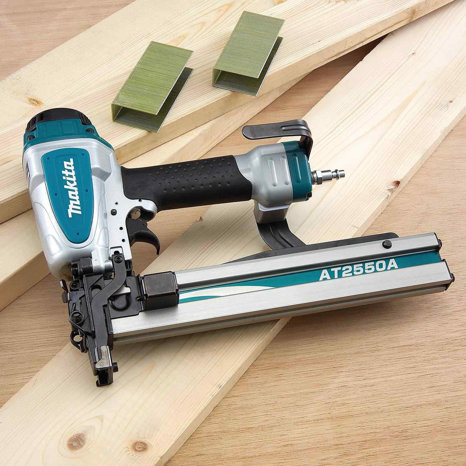 Makita AT2550A 1" Wide Crown Stapler, 16 Ga.