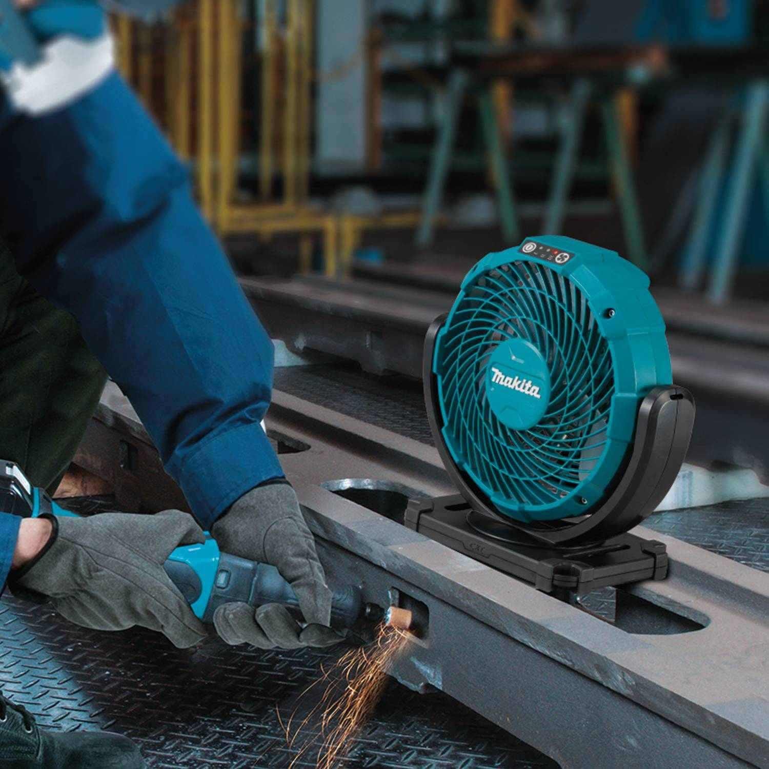 Makita CF100DZ 12V max CXT Lithium"‘Ion Cordless/Corded 7"‘1/8" Fan, Tool Only