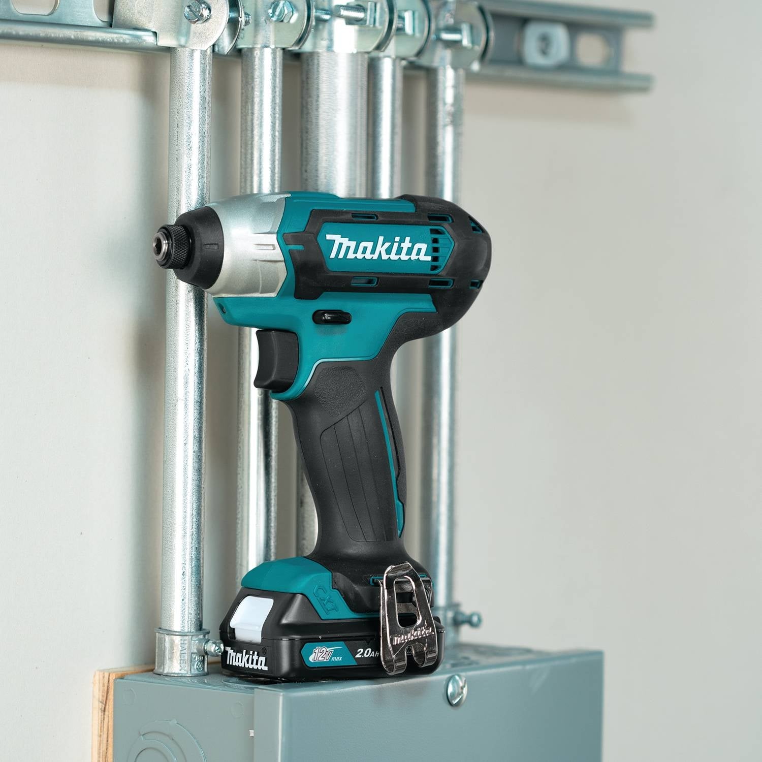 Makita CT230R 12V max CXT Lithium-Ion Cordless 2-Piece Combo Kit, 2.0Ah