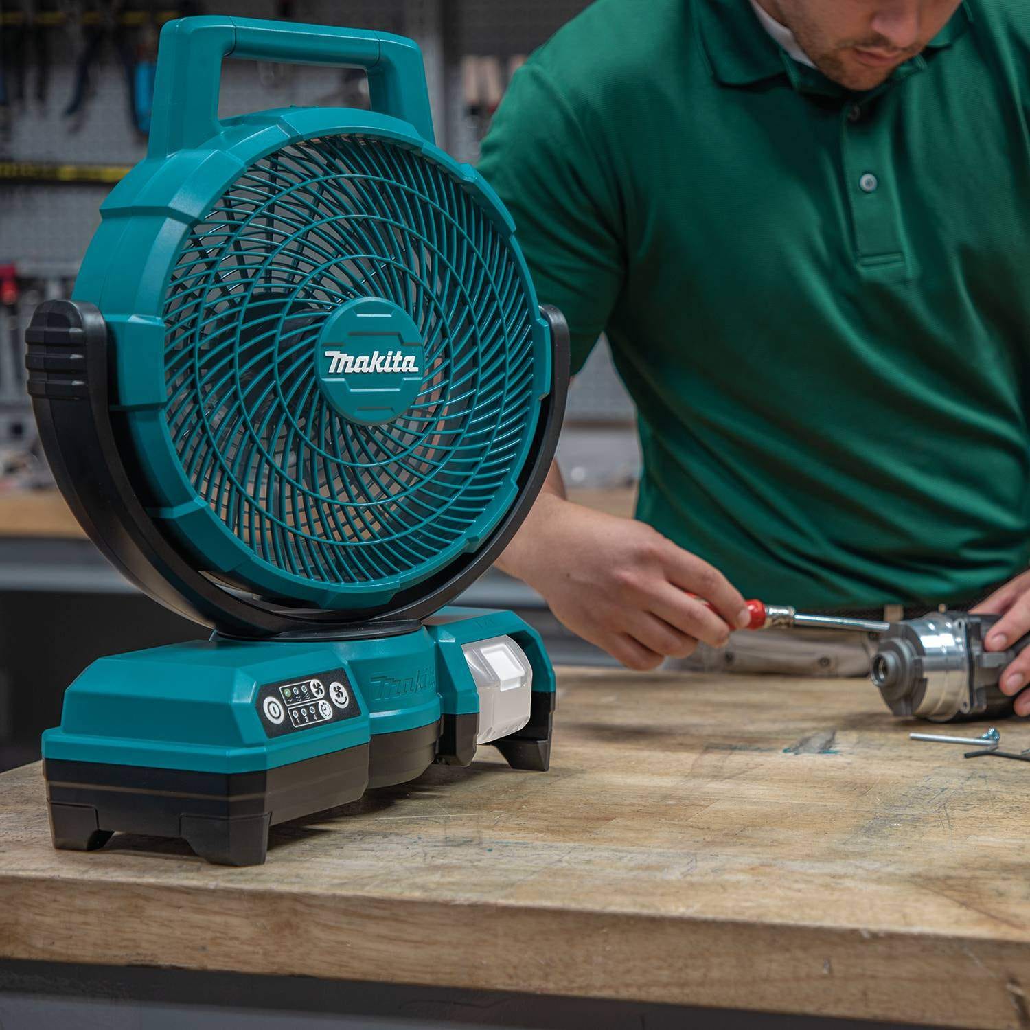 Makita DCF203Z 18V LXT Lithium"‘Ion Cordless/Corded 9"‘1/4" Fan, Tool Only