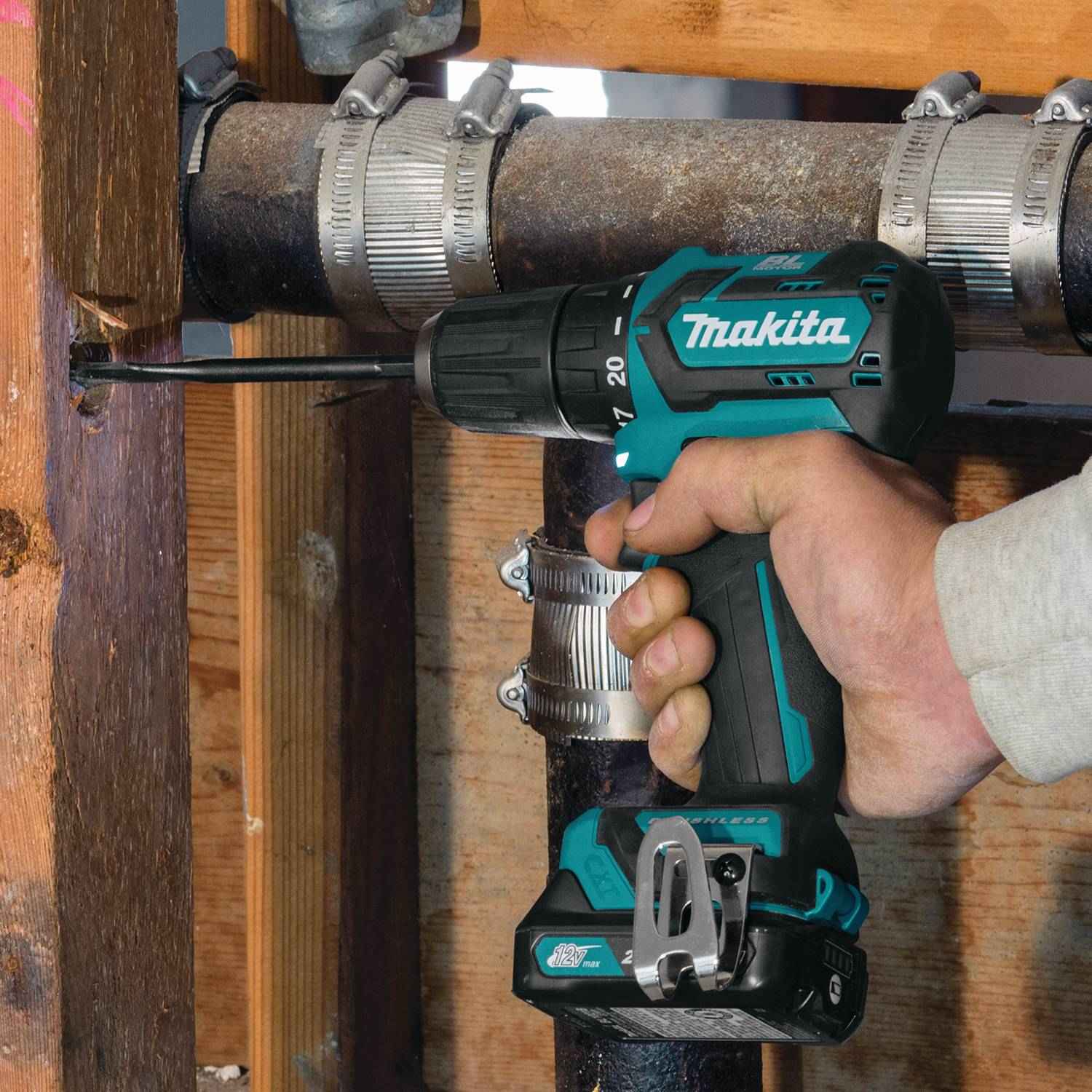 Makita FD07R1 12V max CXT Lithium-Ion Brushless Cordless 3/8" Driver-Drill Kit (2.0Ah)