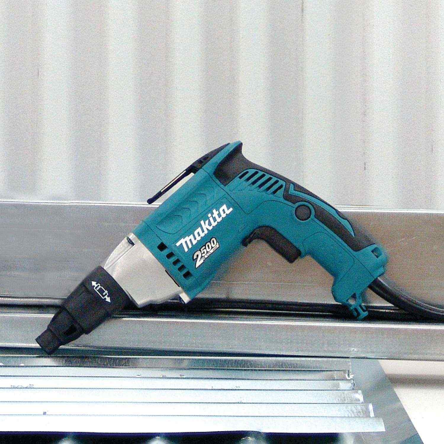 Makita FS2500 Screwdriver; 2,500 RPM