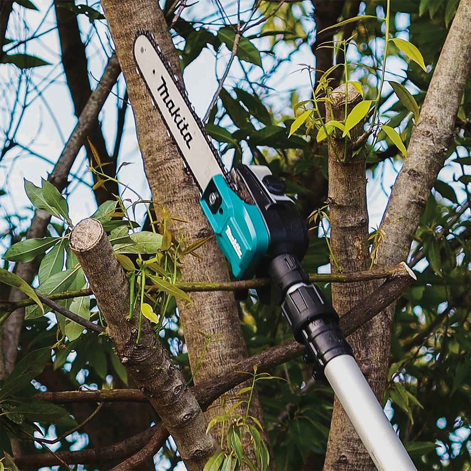 Makita GAU01Z 40V max XGT Brushless Cordless 10" Pole Saw, 8' Length, Tool Only