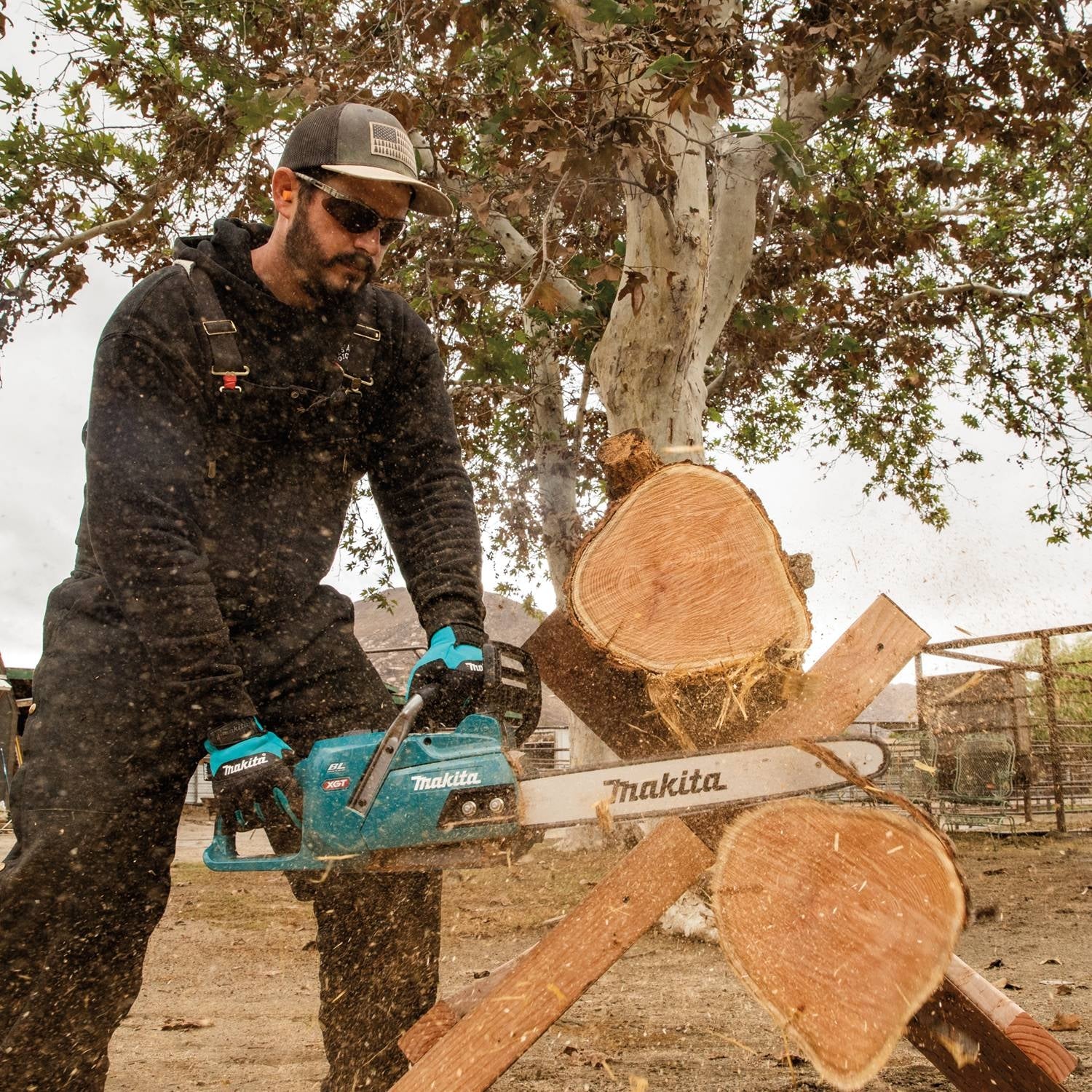 Makita GCU04Z 40V max XGT Brushless Cordless 18