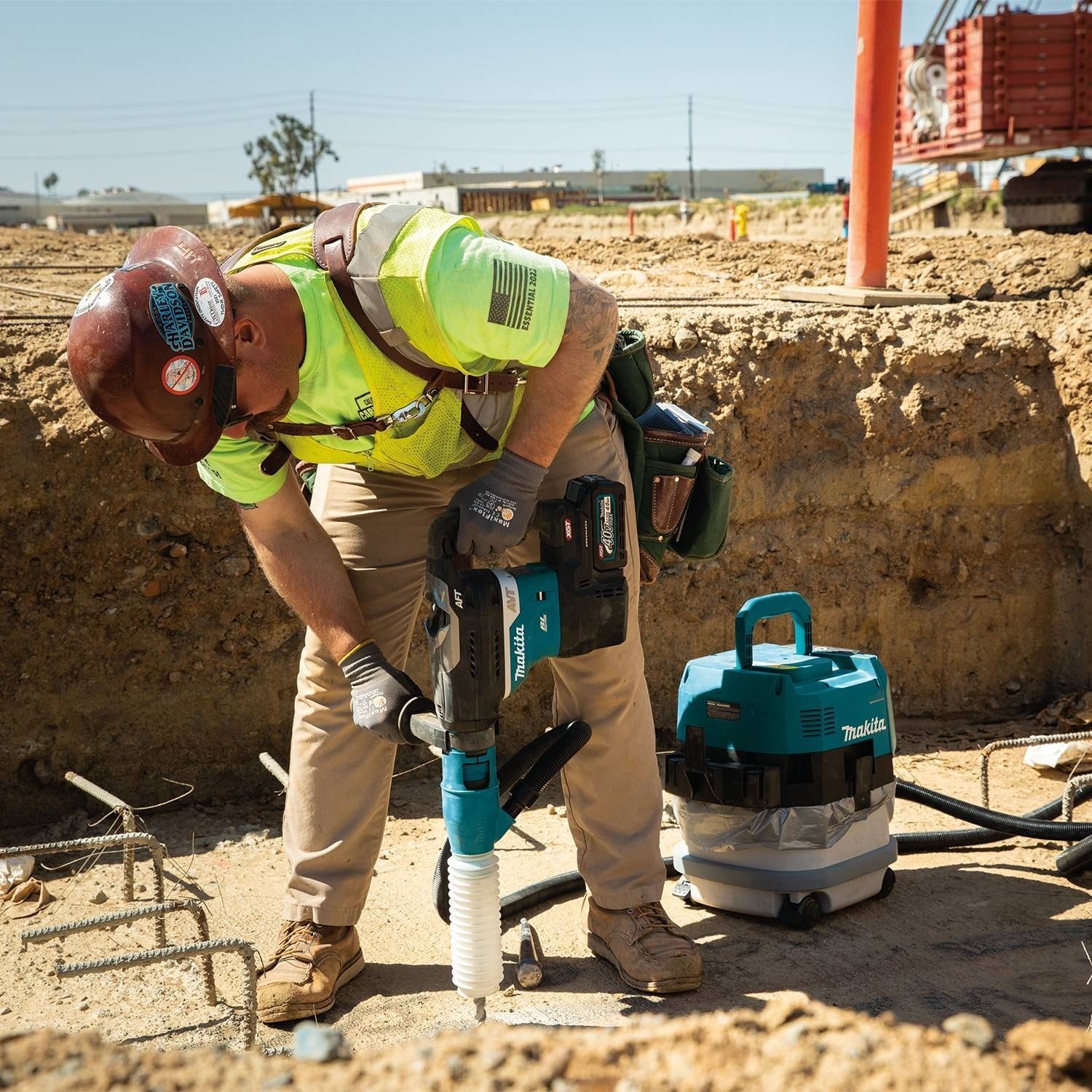 Makita GCV02ZX 40V max XGT Brushless Cordless 2.1 Gallon HEPA Filter Dry Dust Extractor, AWS Capable, Tool Only