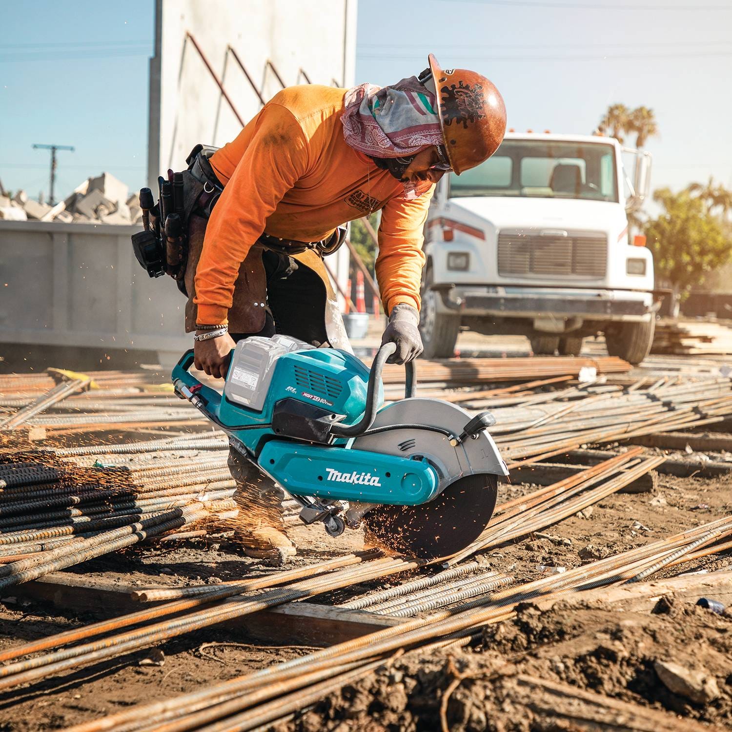 Makita GEC01Z 80V max (40V max X2) XGT Brushless 14" Power Cutter with AFT, Electric Brake, Tool Only