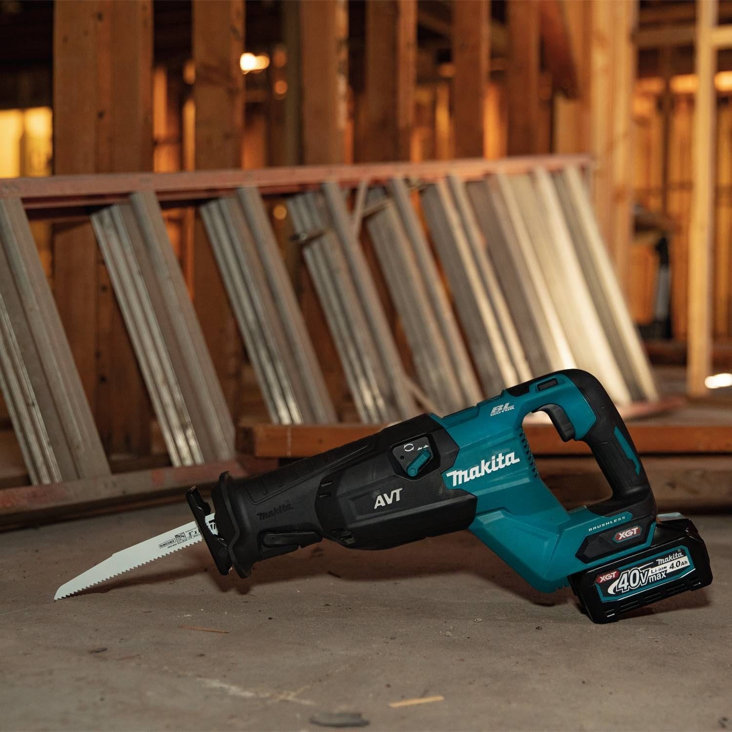 Makita GRJ02M1 40V max XGT Brushless Cordless AVT Orbital Recipro Saw Kit (4.0Ah)