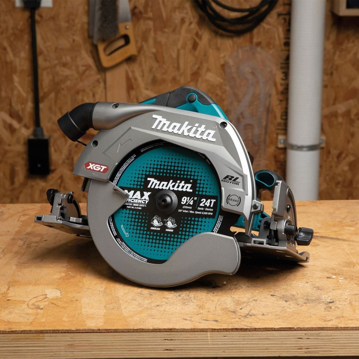 Makita GSH03Z 40V max XGT Brushless Cordless 9-1/4" Circular Saw with Guide Rail Compatible Base, AWS Capable, Tool Only
