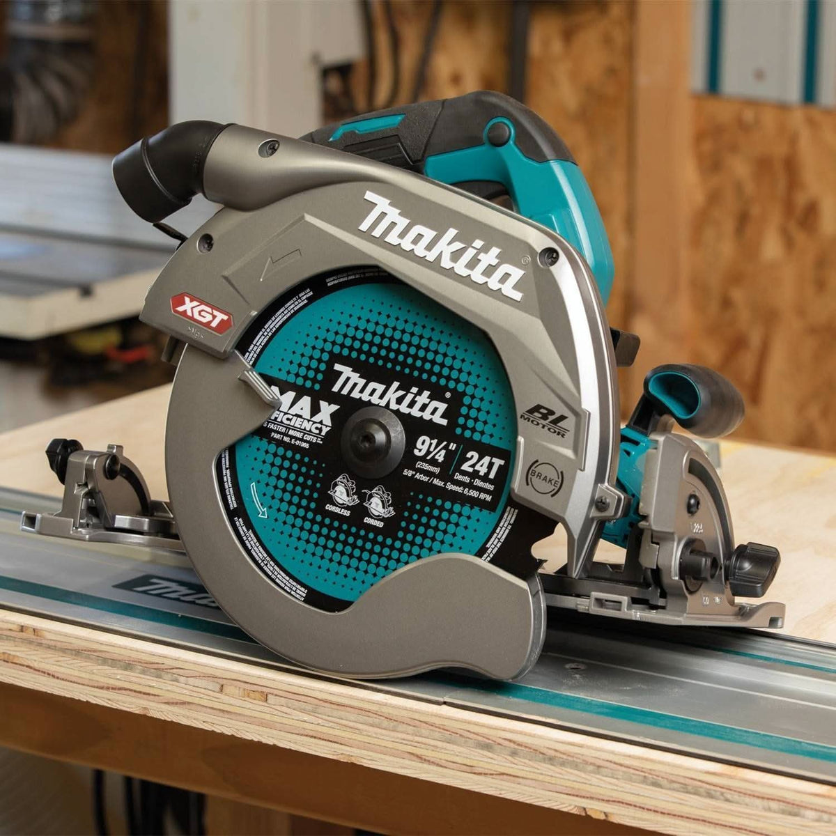 Makita GSH03Z 40V max XGT Brushless Cordless 9-1/4" Circular Saw with Guide Rail Compatible Base, AWS Capable, Tool Only