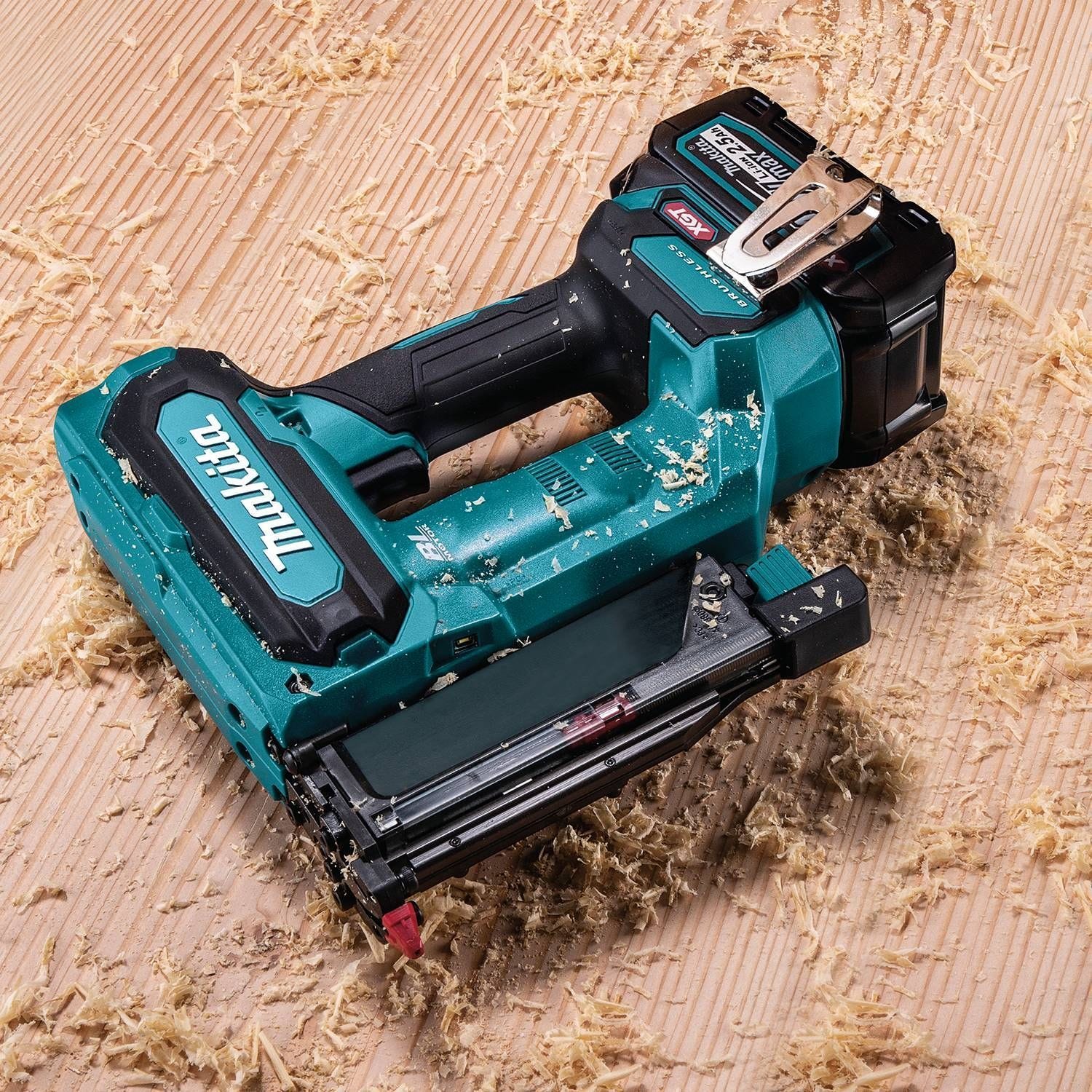 Makita GTP01D1 40V max XGT Brushless Cordless Pin Nailer Kit, 23 Ga. (2.5Ah)