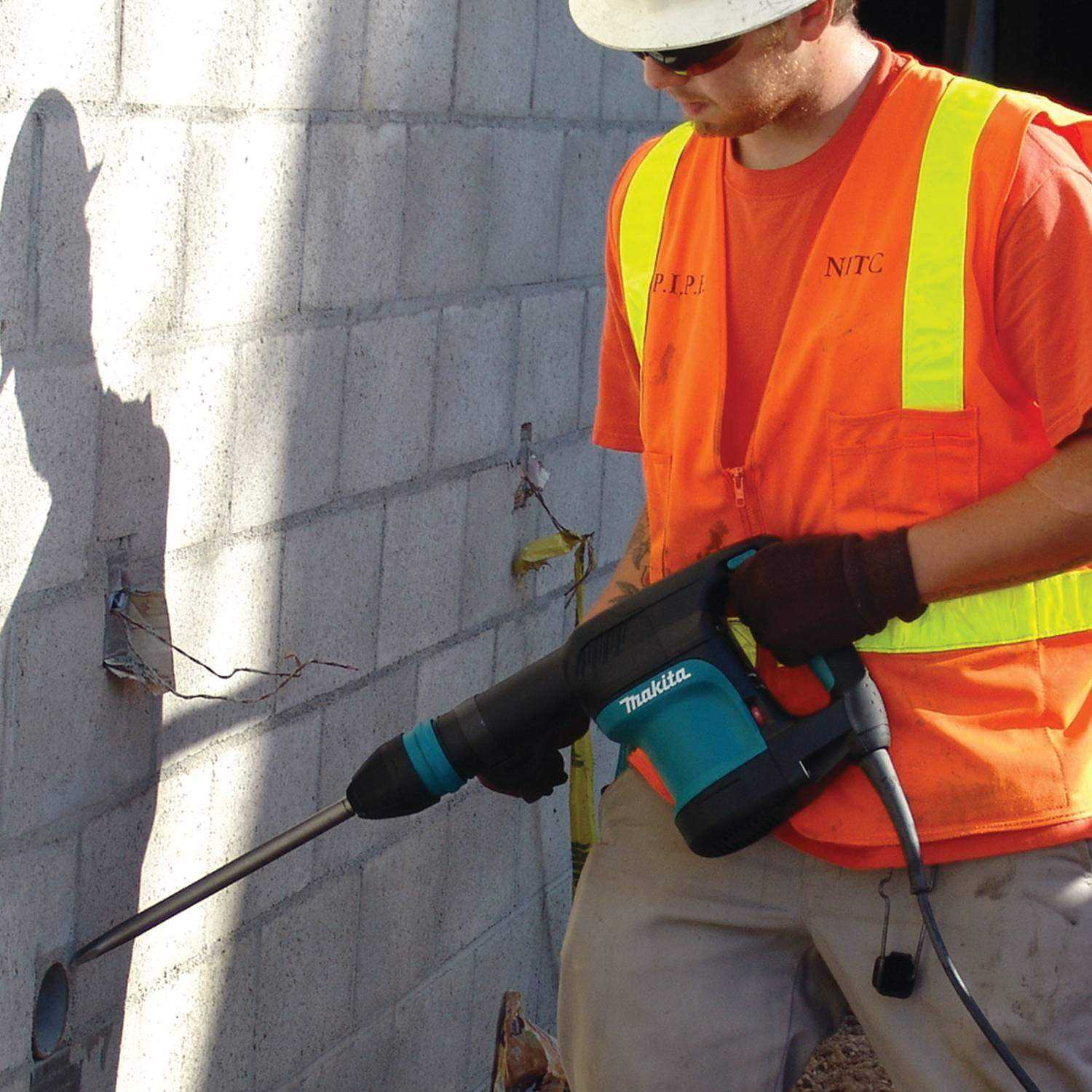 Makita HM0870C 11 lb. SDS-MAX Demolition Hammer