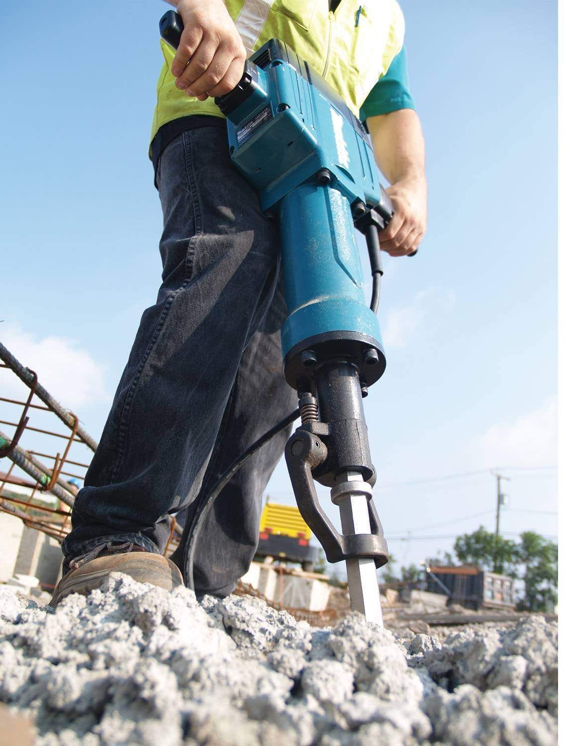 Makita HM1810 70 lb. AVT Breaker Hammer, accepts 1-1/8" Hex bits