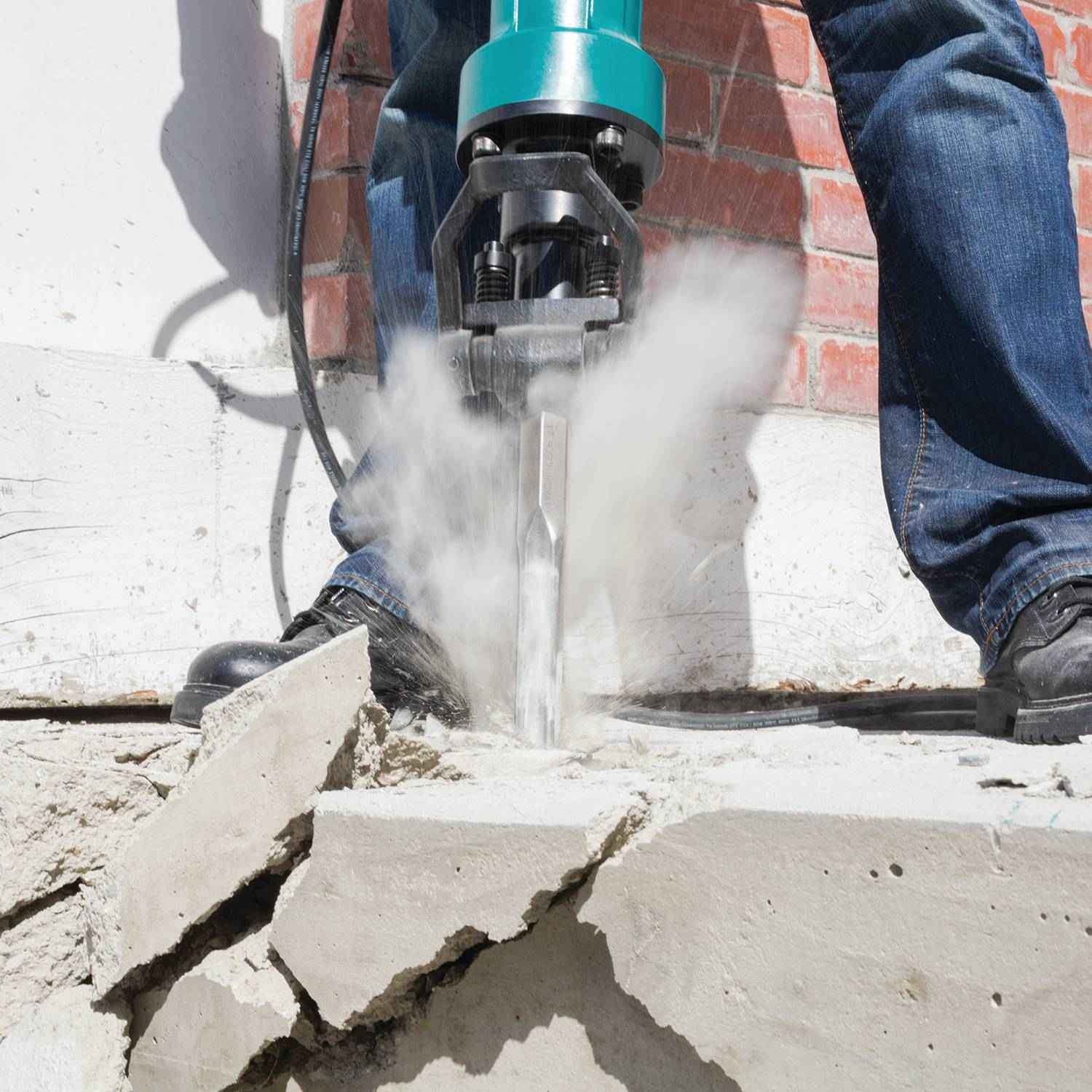 Makita HM1812X3 70 lb. Advanced AVT Breaker Hammer, accepts 1-1/8" Hex bits
