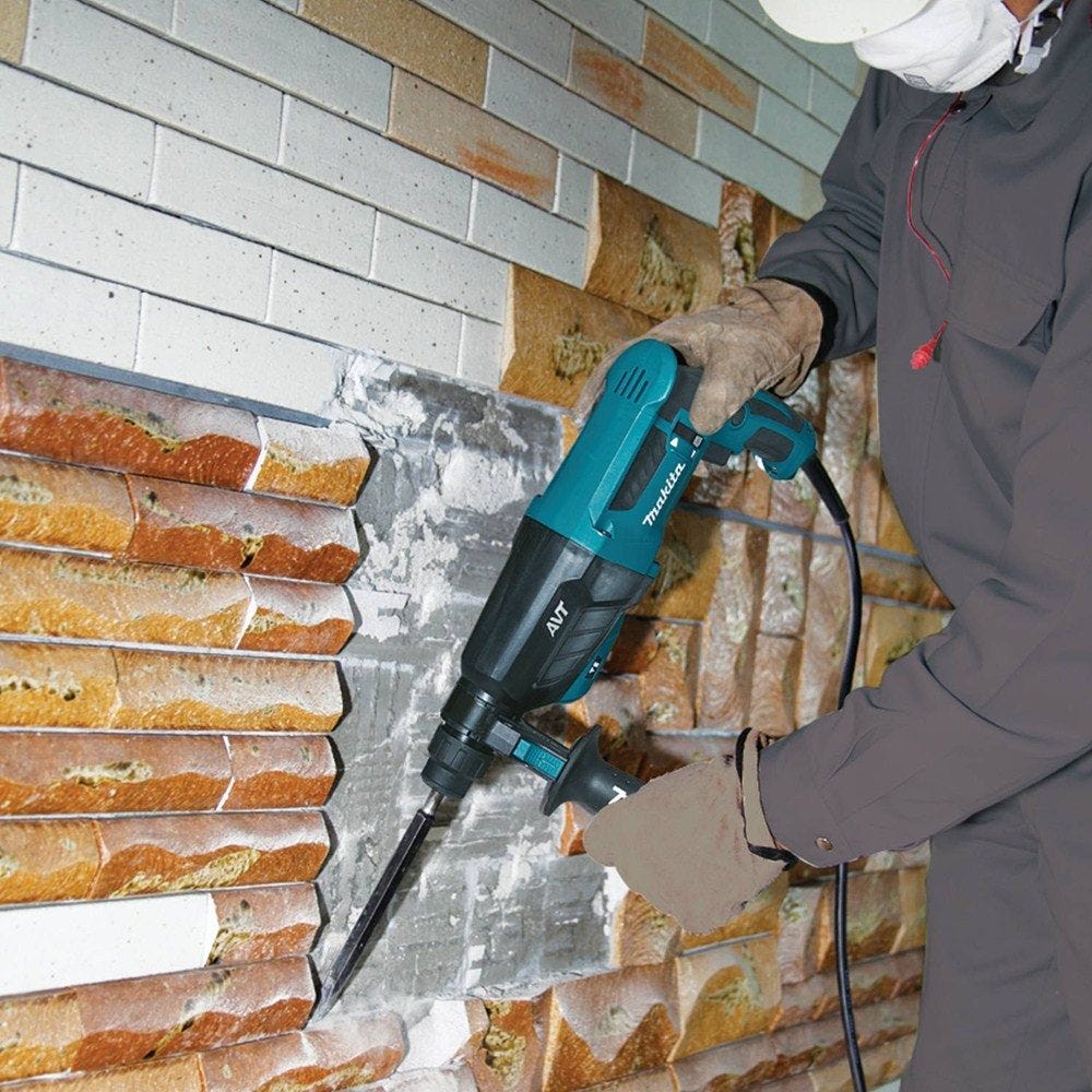Makita HR2631F 7 AMP 1 in. AVT Rotary Hammer